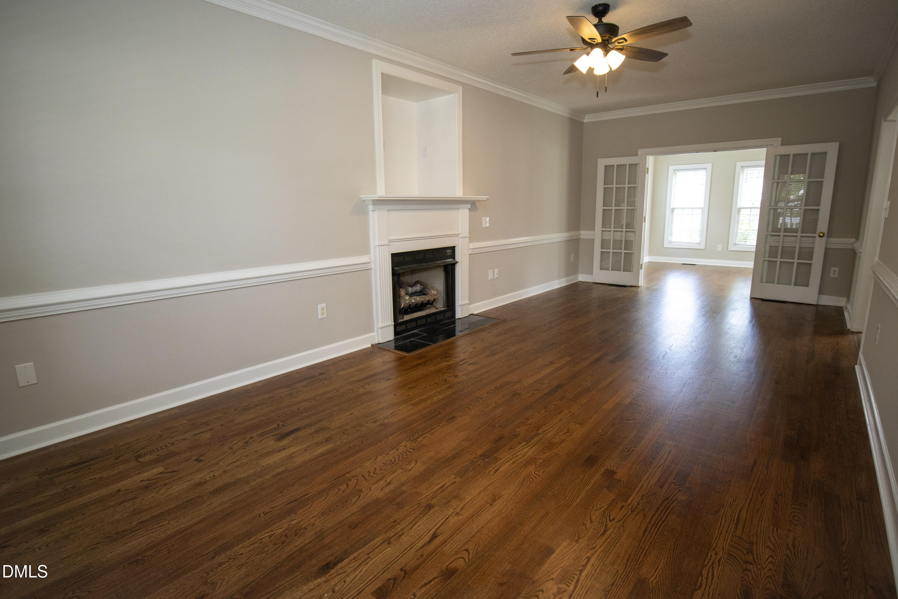 3715 Martha Lane N Property Photo 5