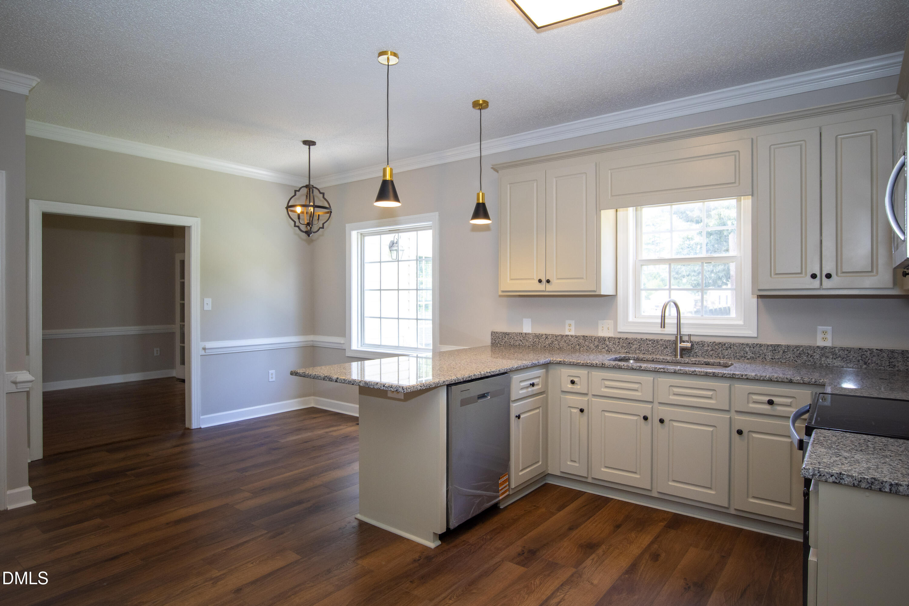 3715 Martha Lane N Property Photo 12