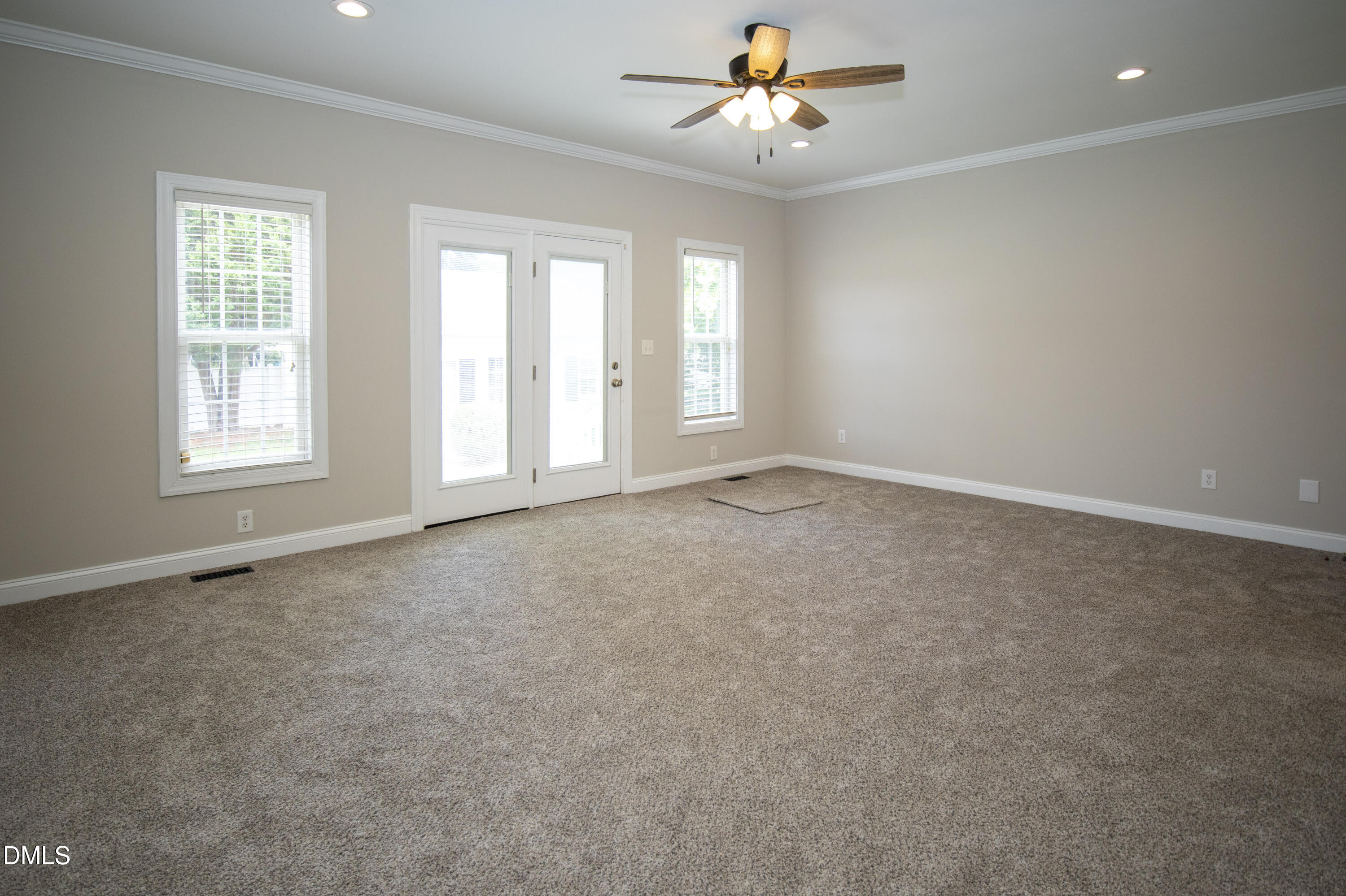 3715 Martha Lane N Property Photo 20