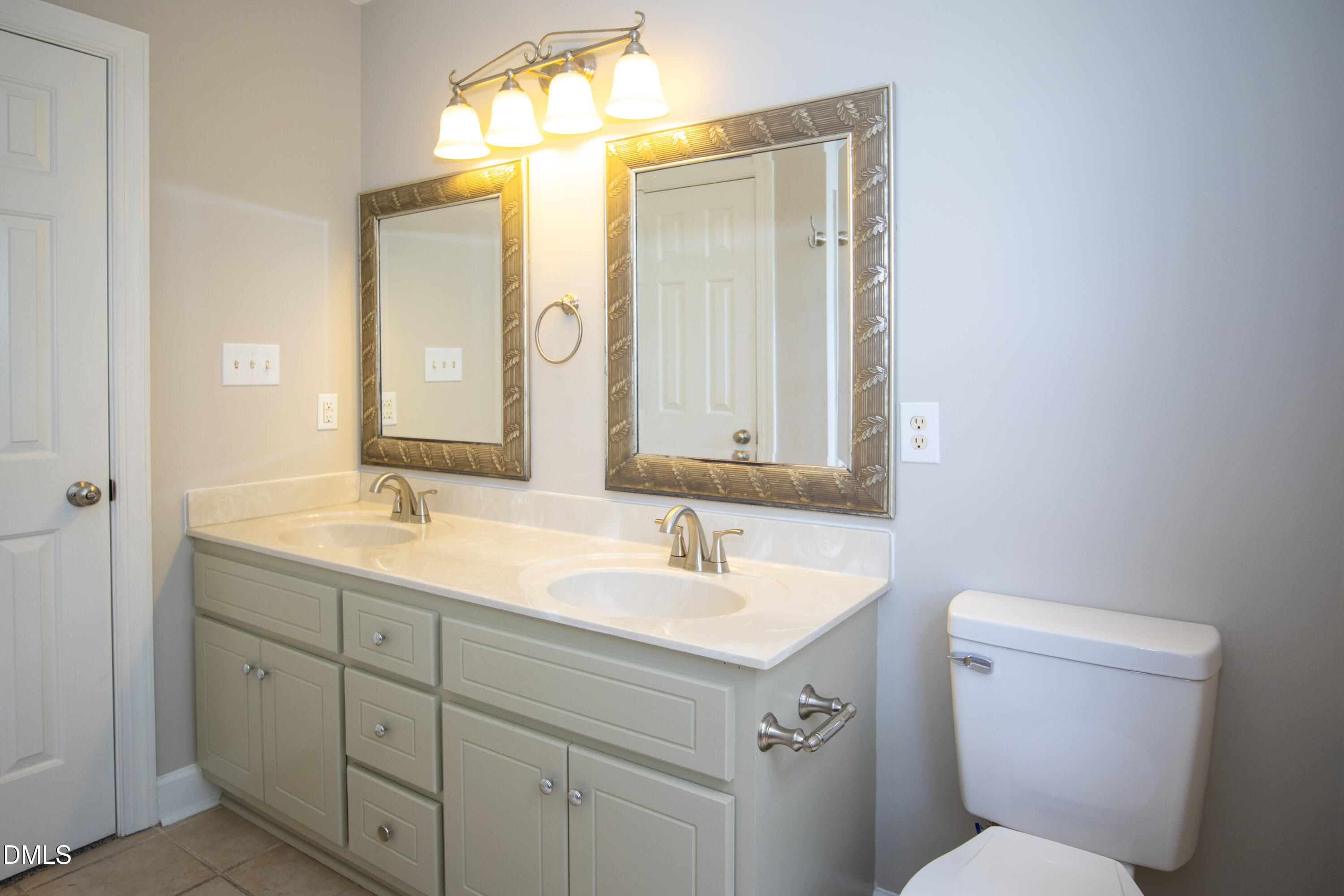 3715 Martha Lane N Property Photo 28