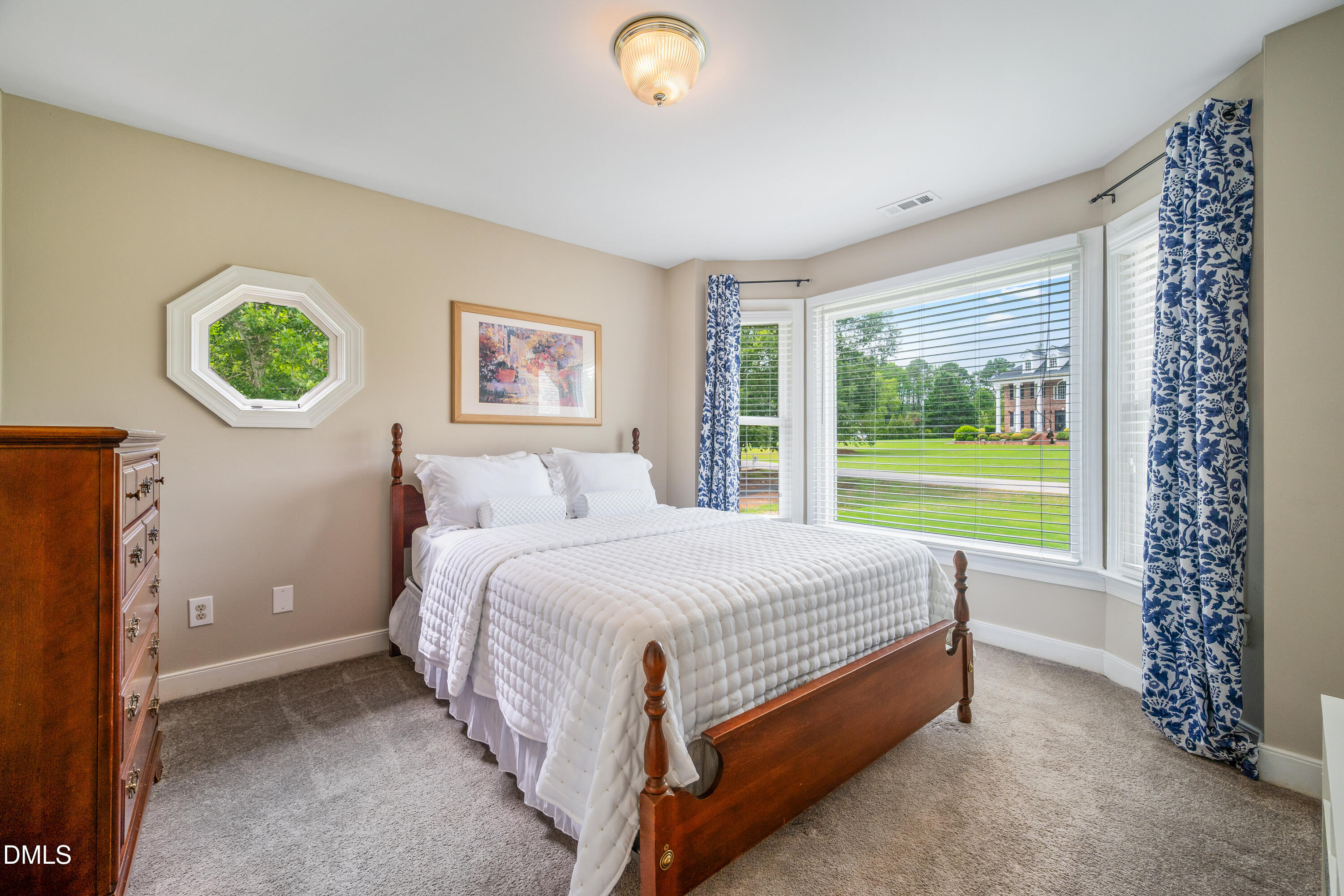 3412 Queen Ann Drive E Property Photo 27