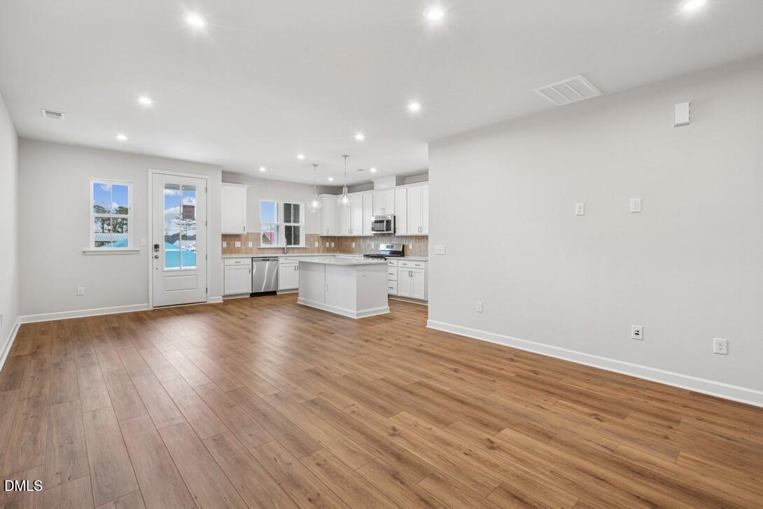 207 Solaire Alley Property Photo 4
