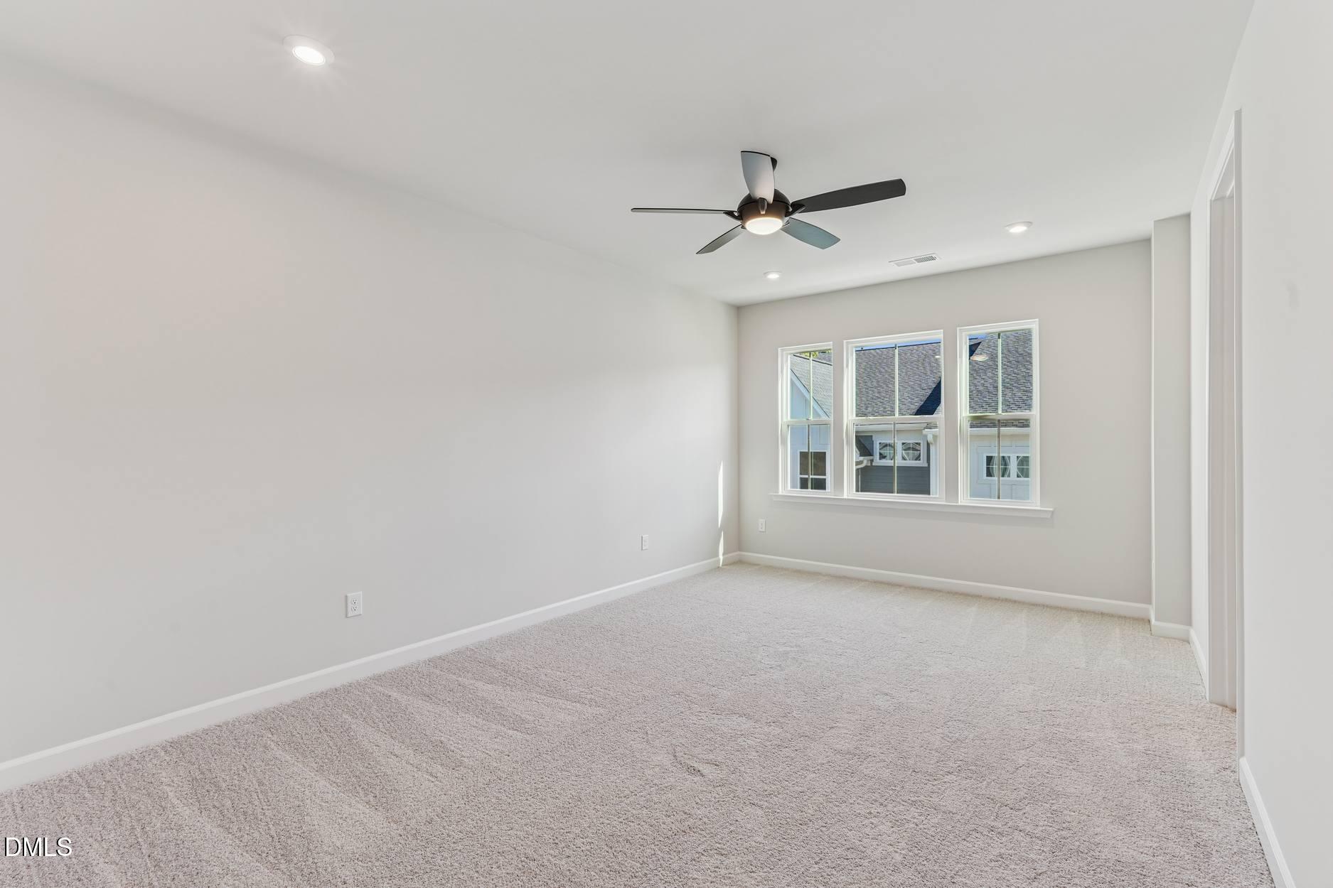 207 Solaire Alley Property Photo 7