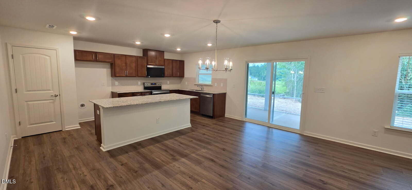 513 Matthew Mdw Lane Property Photo 4