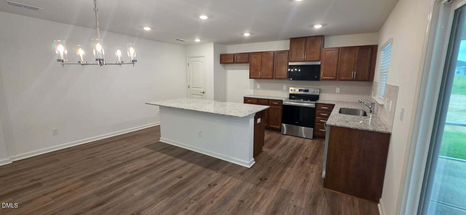 513 Matthew Mdw Lane Property Photo 7