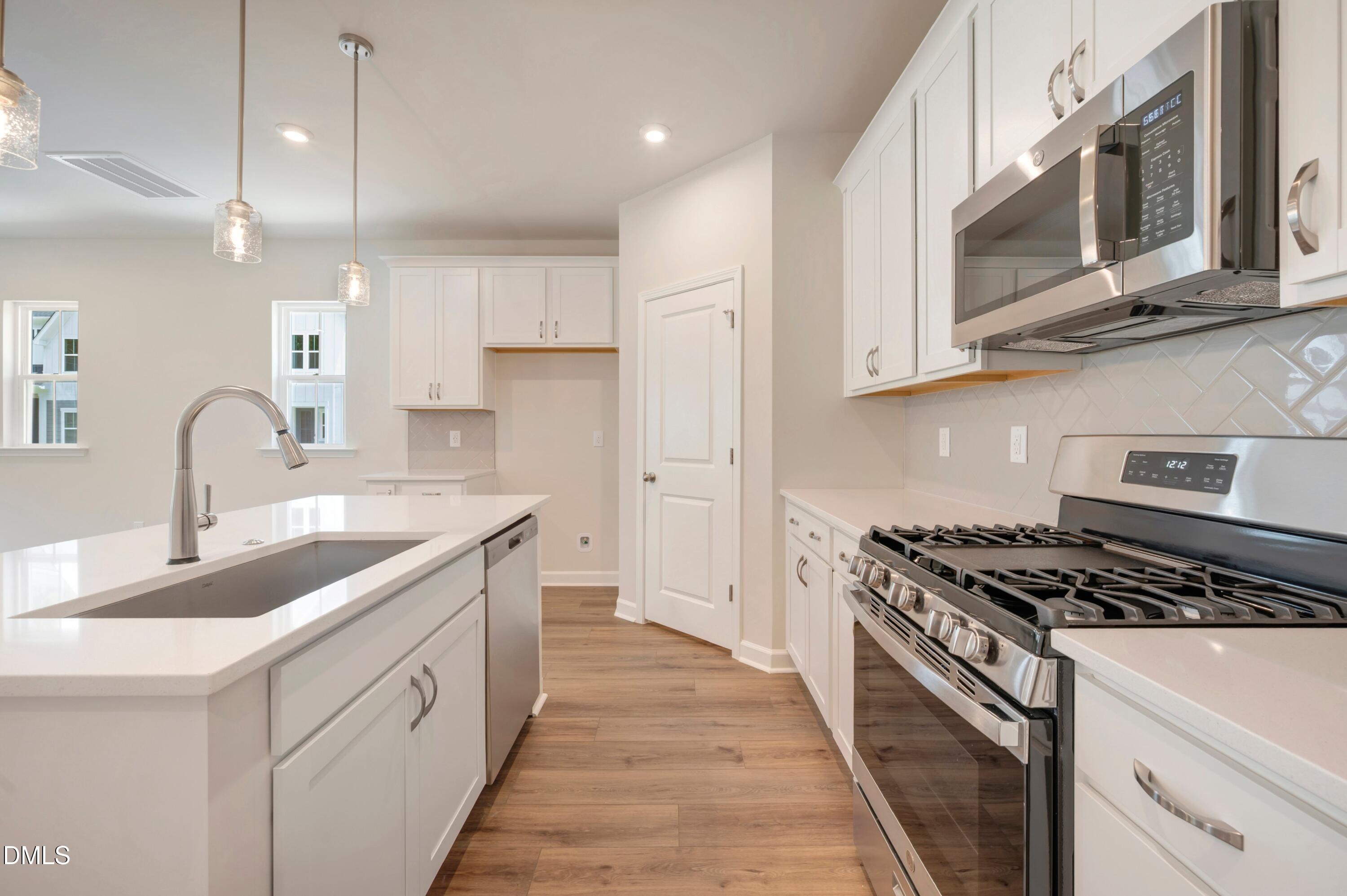 211 Solaire Alley Property Photo 2