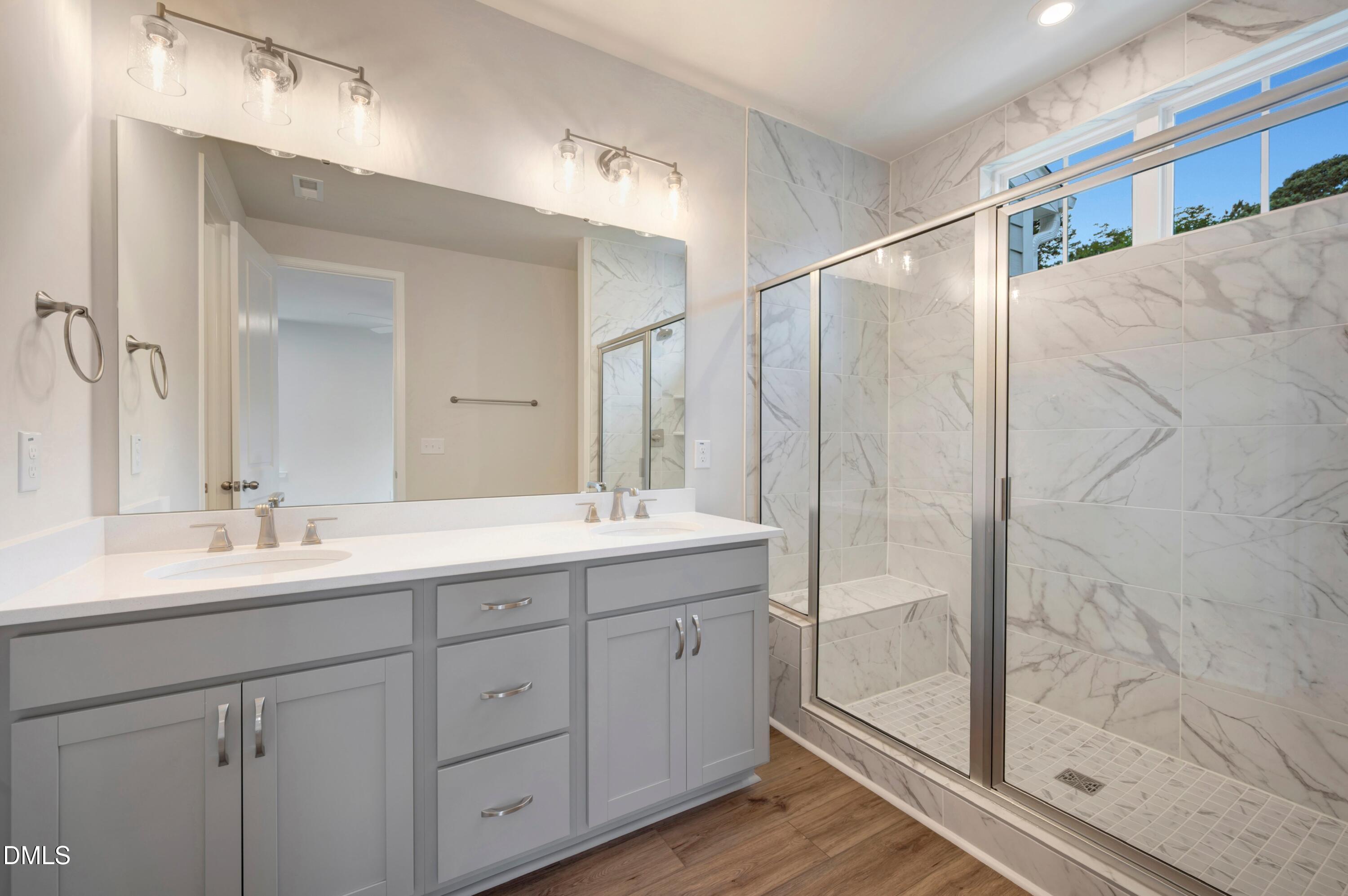 211 Solaire Alley Property Photo 9