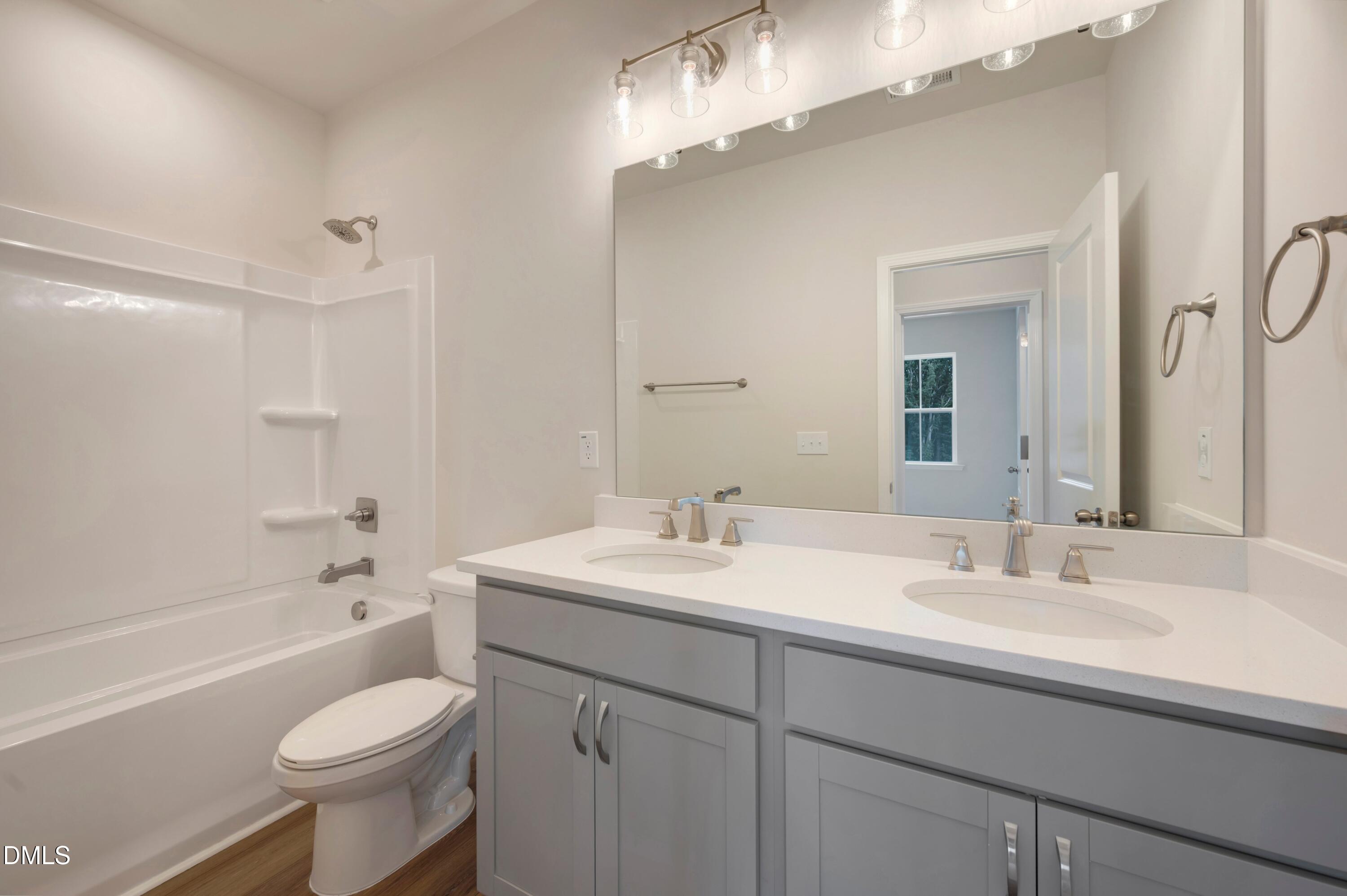 211 Solaire Alley Property Photo 10