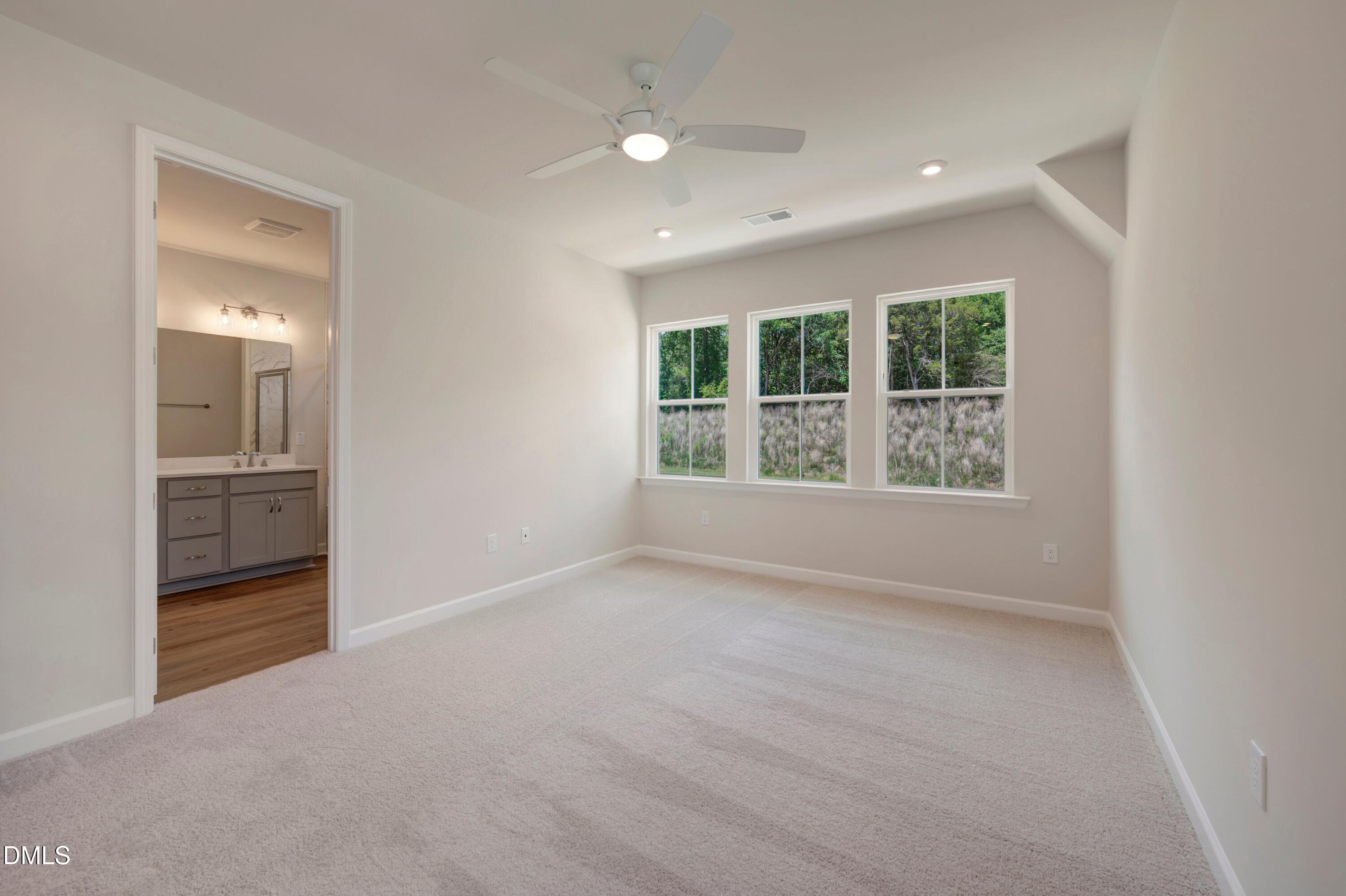 211 Solaire Alley Property Photo 13