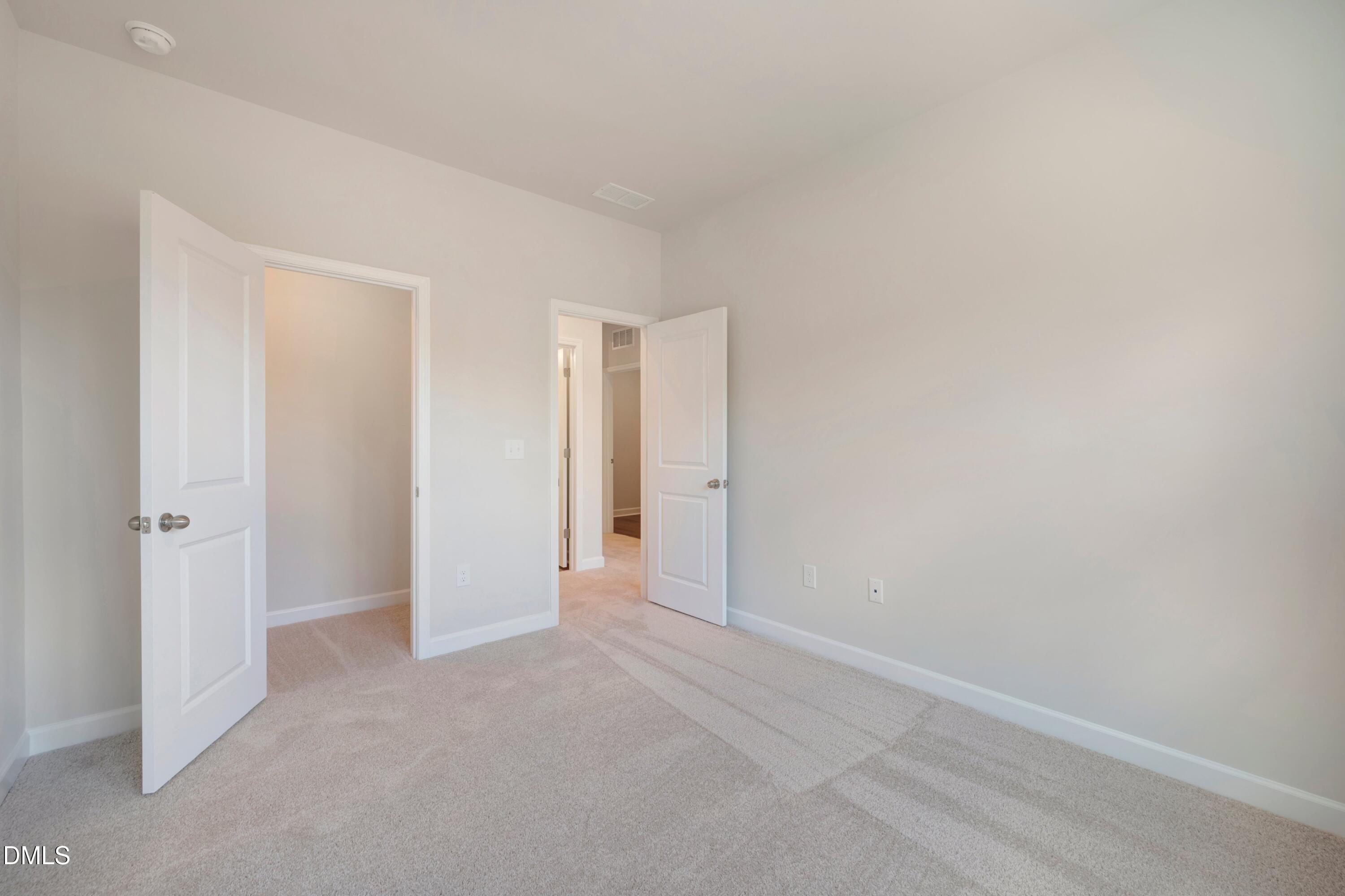 211 Solaire Alley Property Photo 16