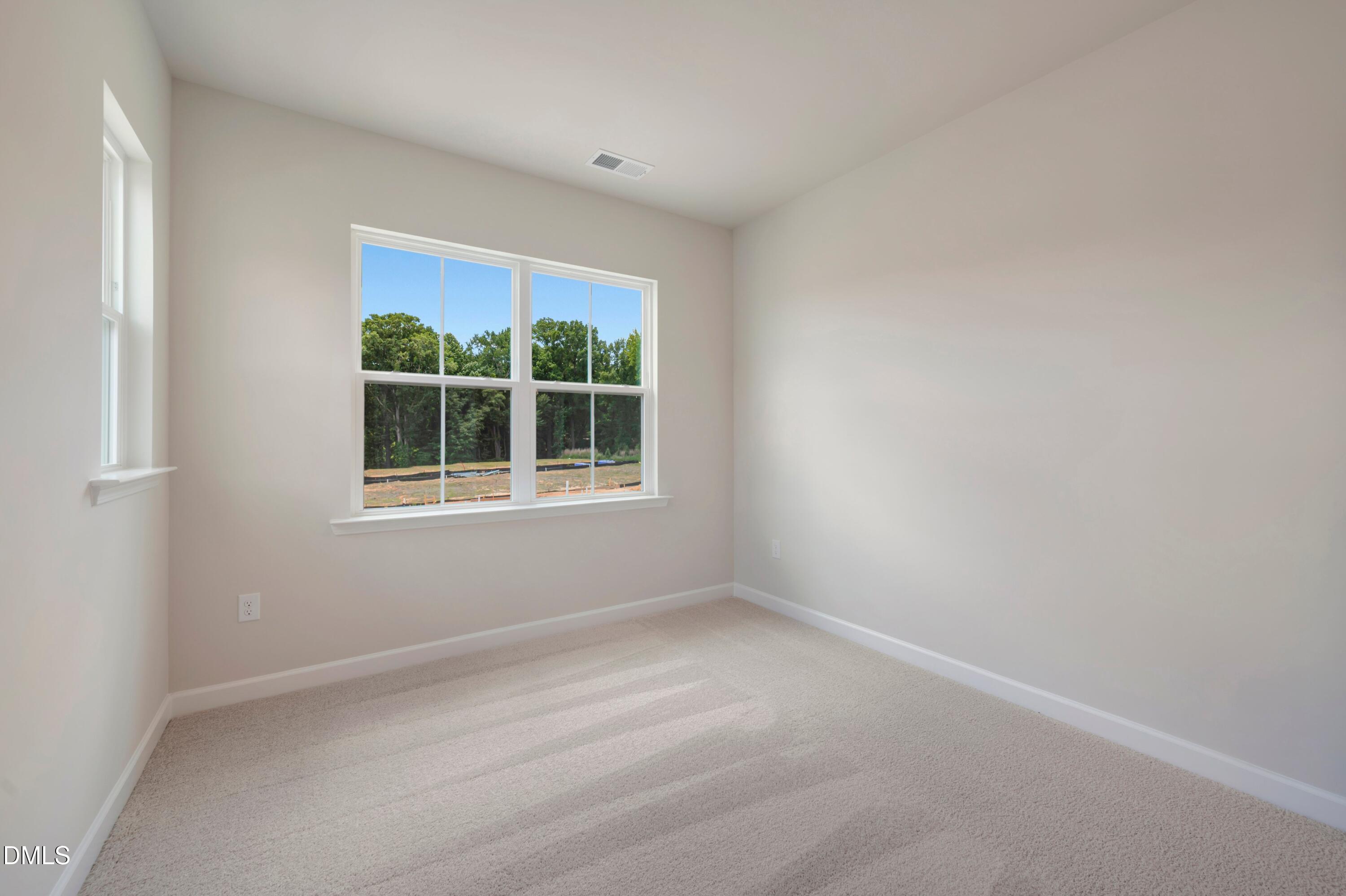 211 Solaire Alley Property Photo 17