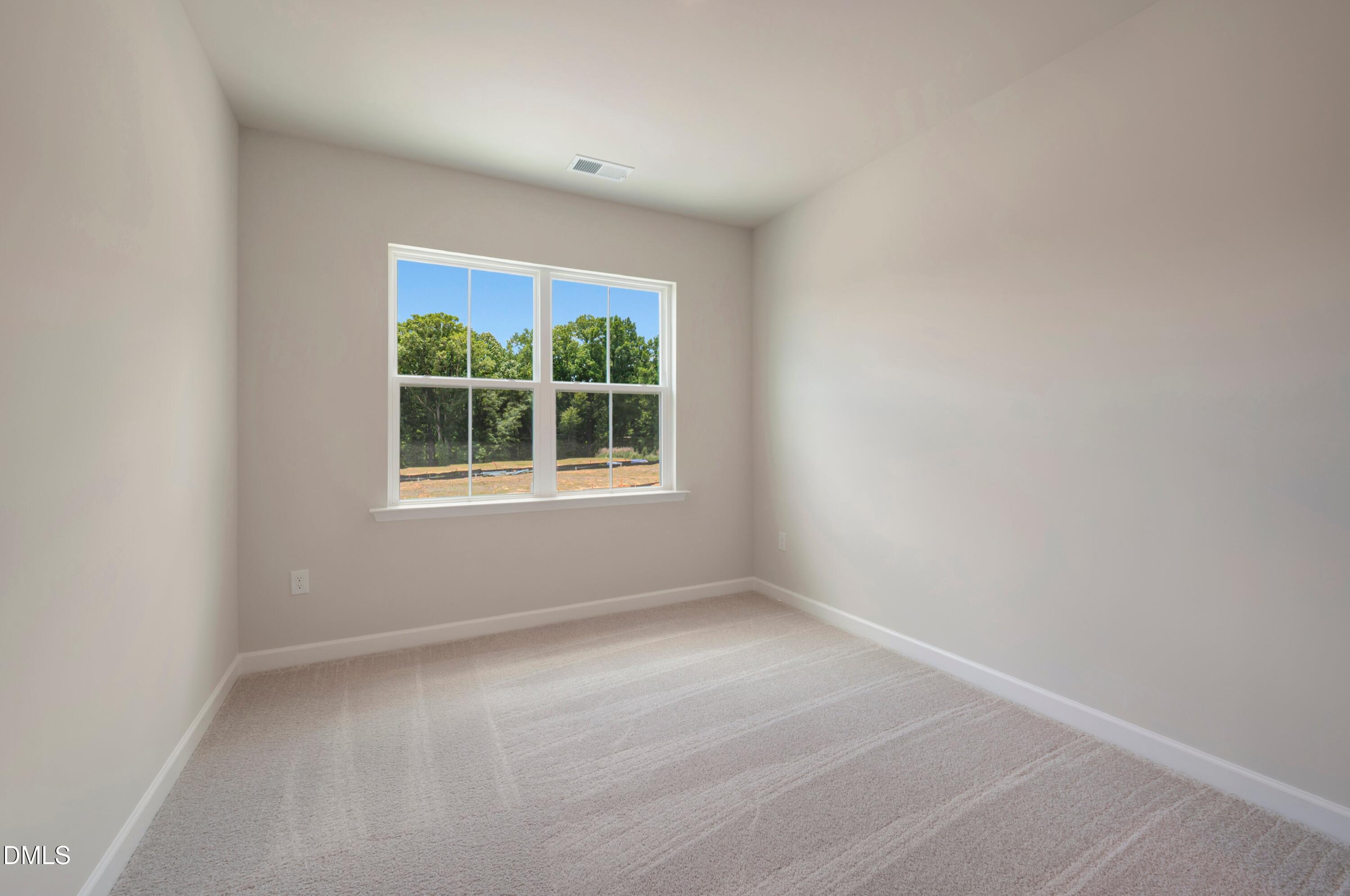211 Solaire Alley Property Photo 20