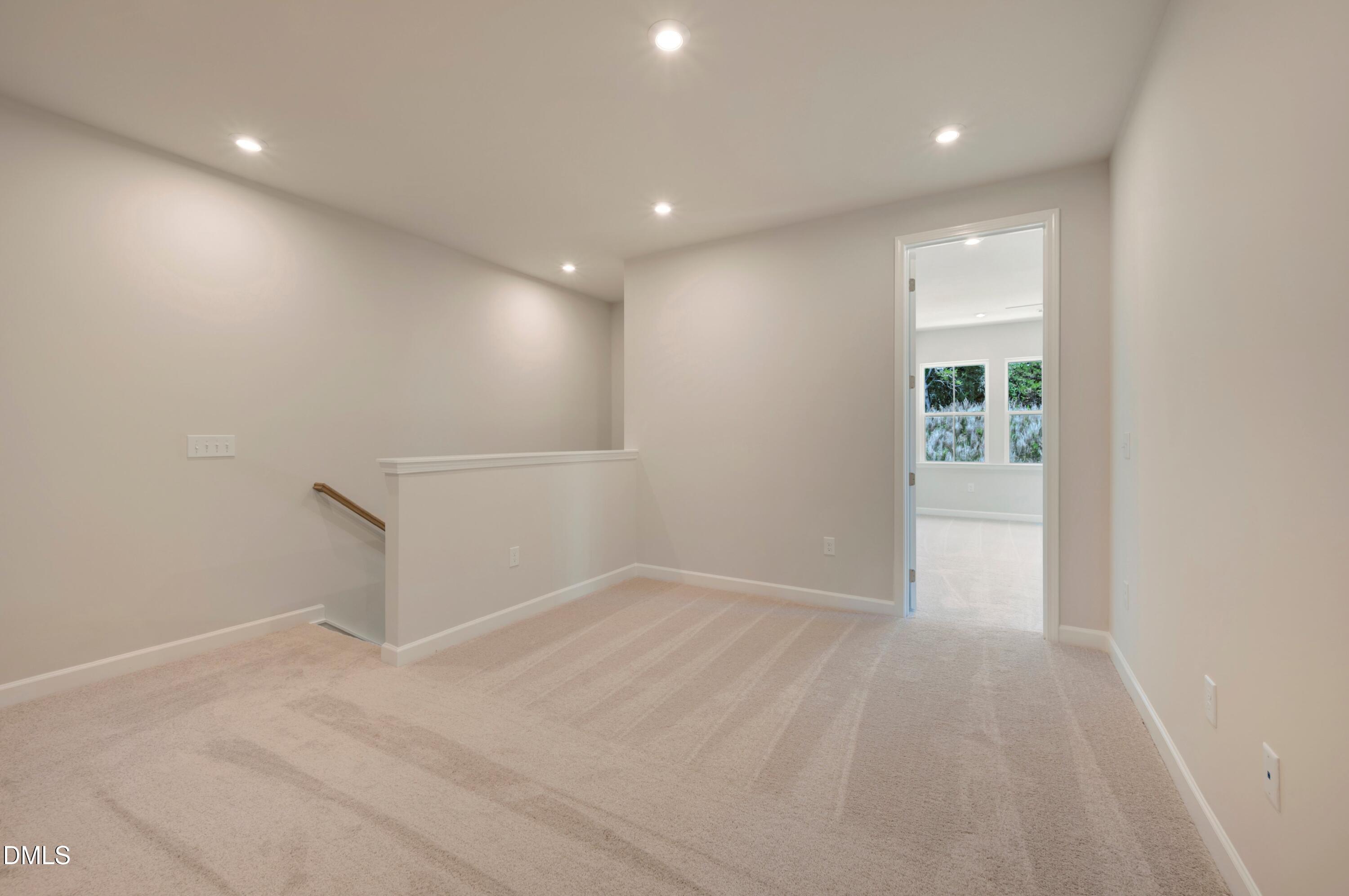 211 Solaire Alley Property Photo 27