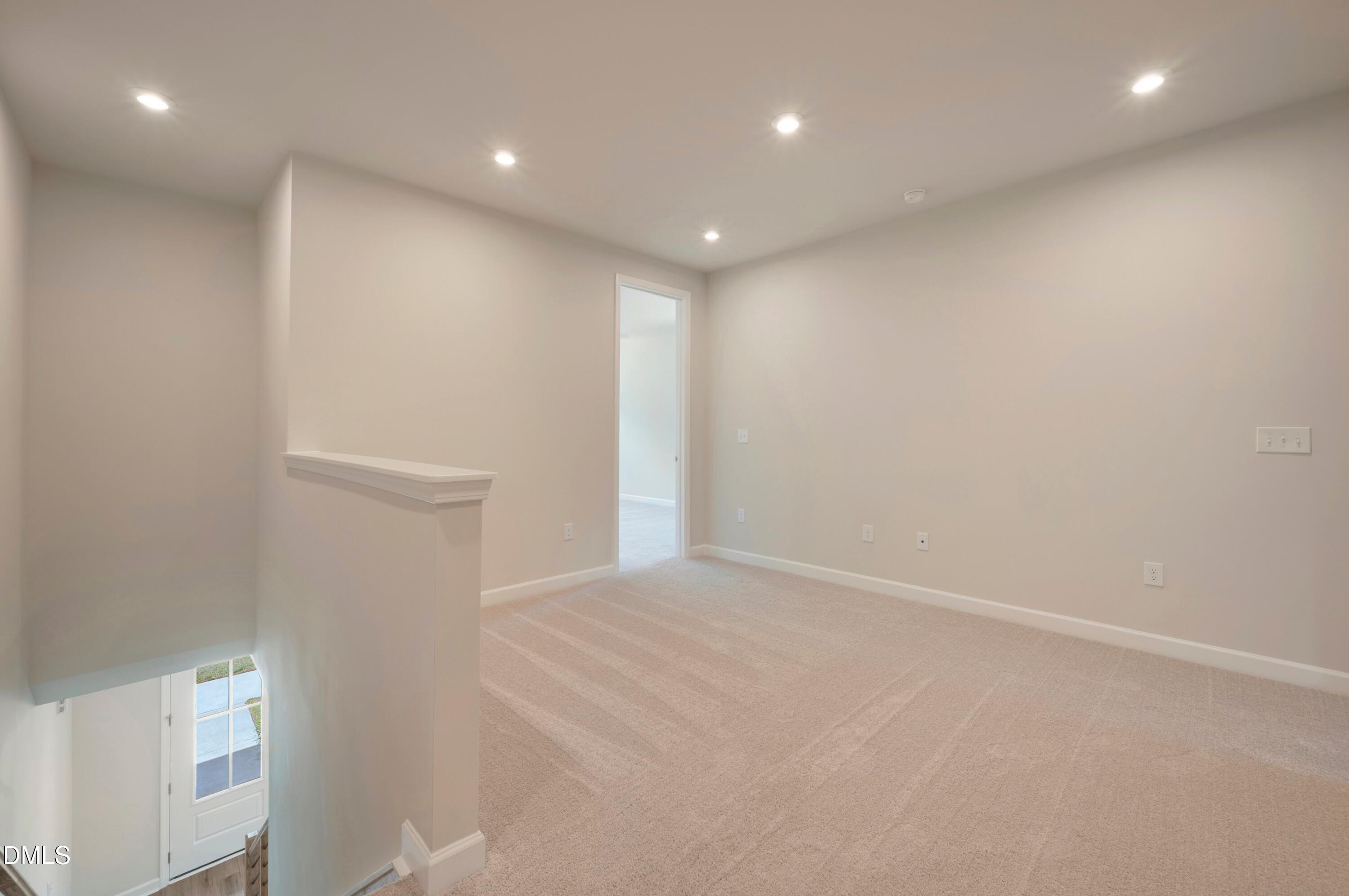 211 Solaire Alley Property Photo 31