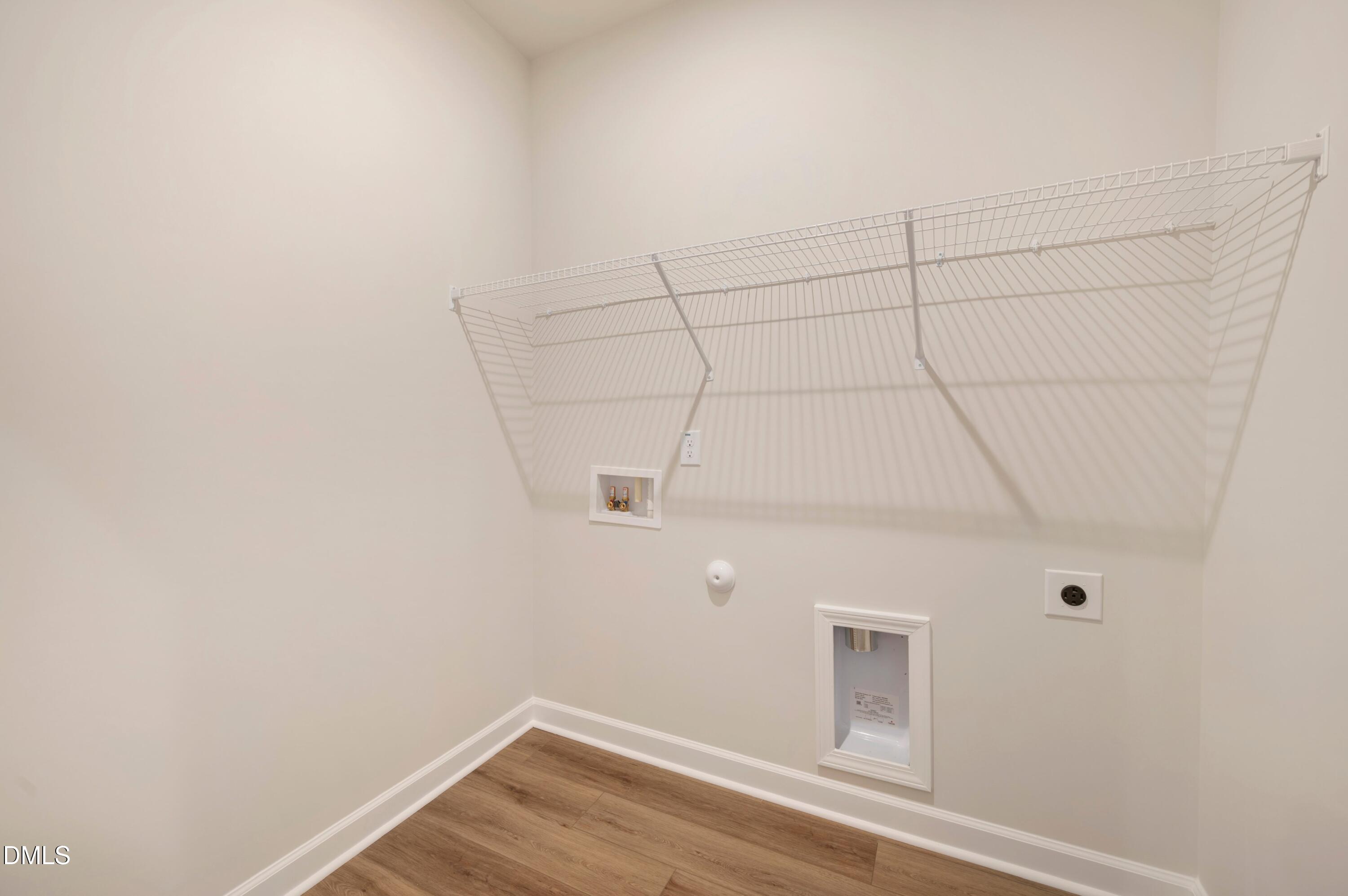 211 Solaire Alley Property Photo 33