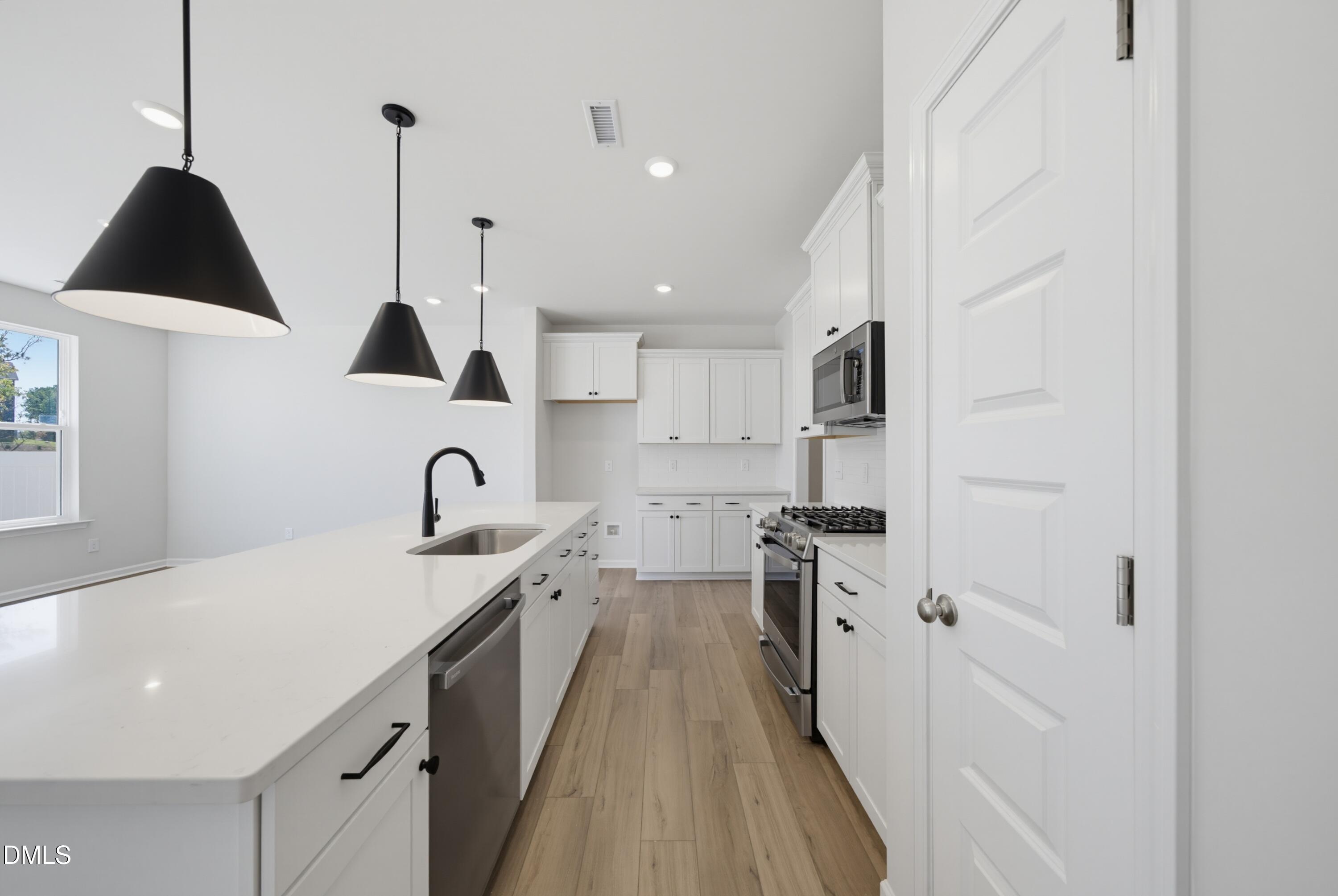 1309 Marigold Mdws Court 128 Property Photo 6
