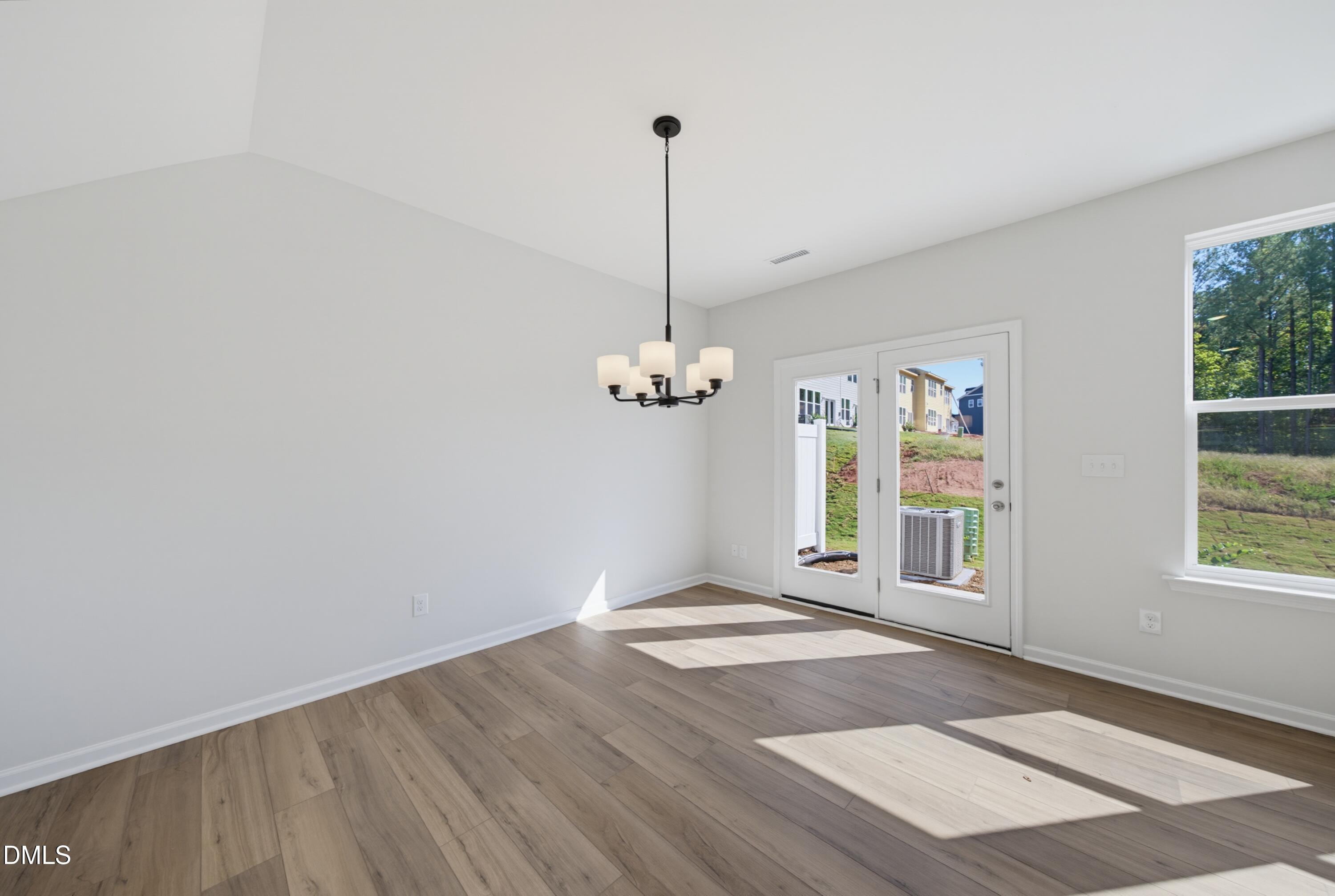 1309 Marigold Mdws Court 128 Property Photo 8