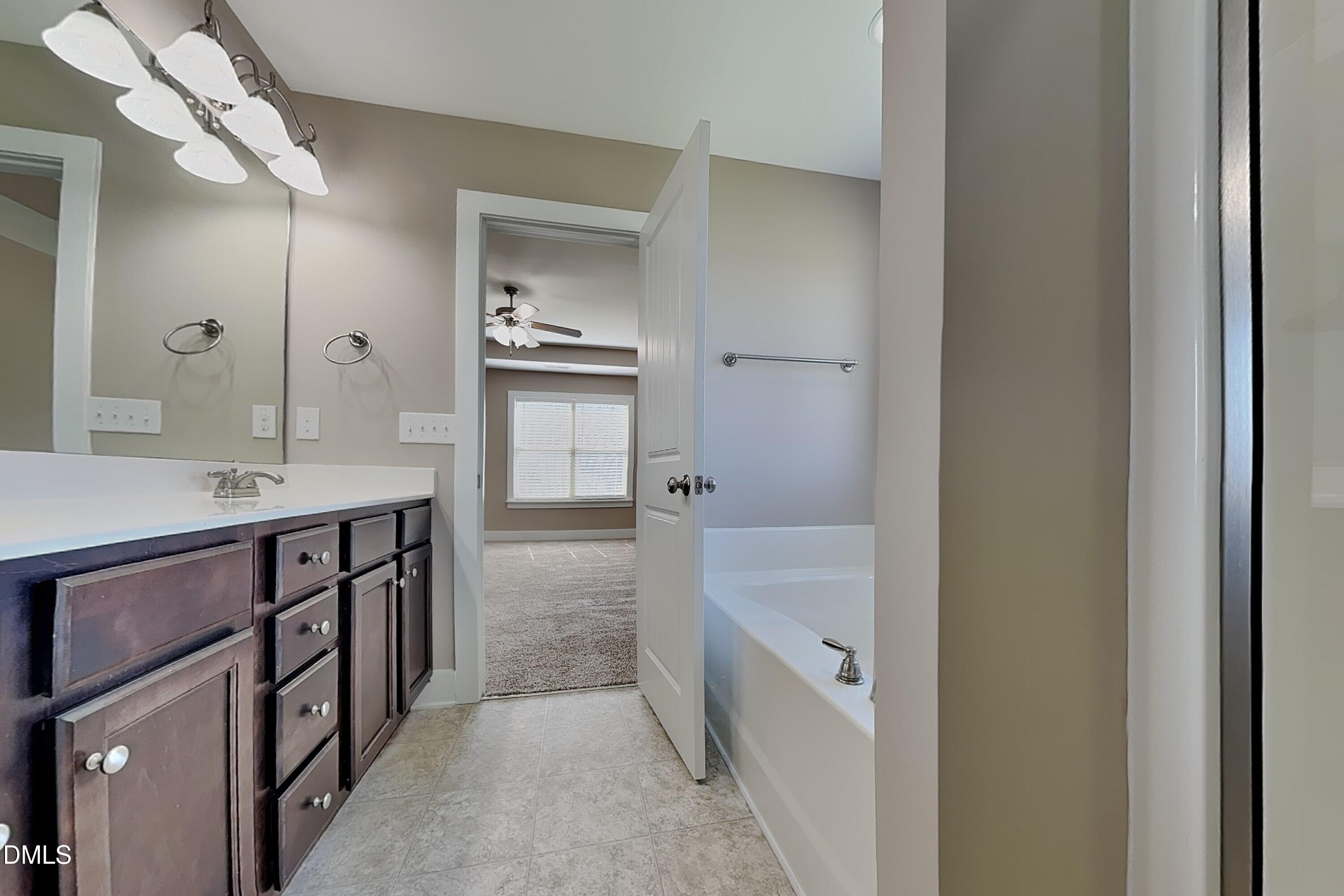 107 E Cultivator Way Property Photo 9