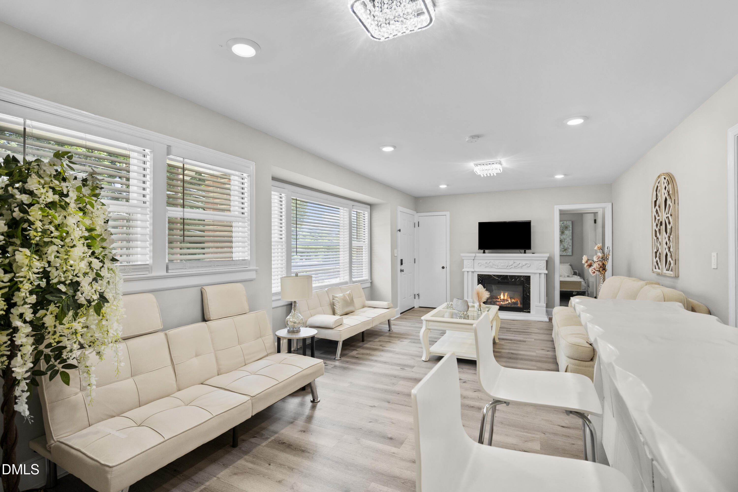1608 Cheek Road Property Photo 11