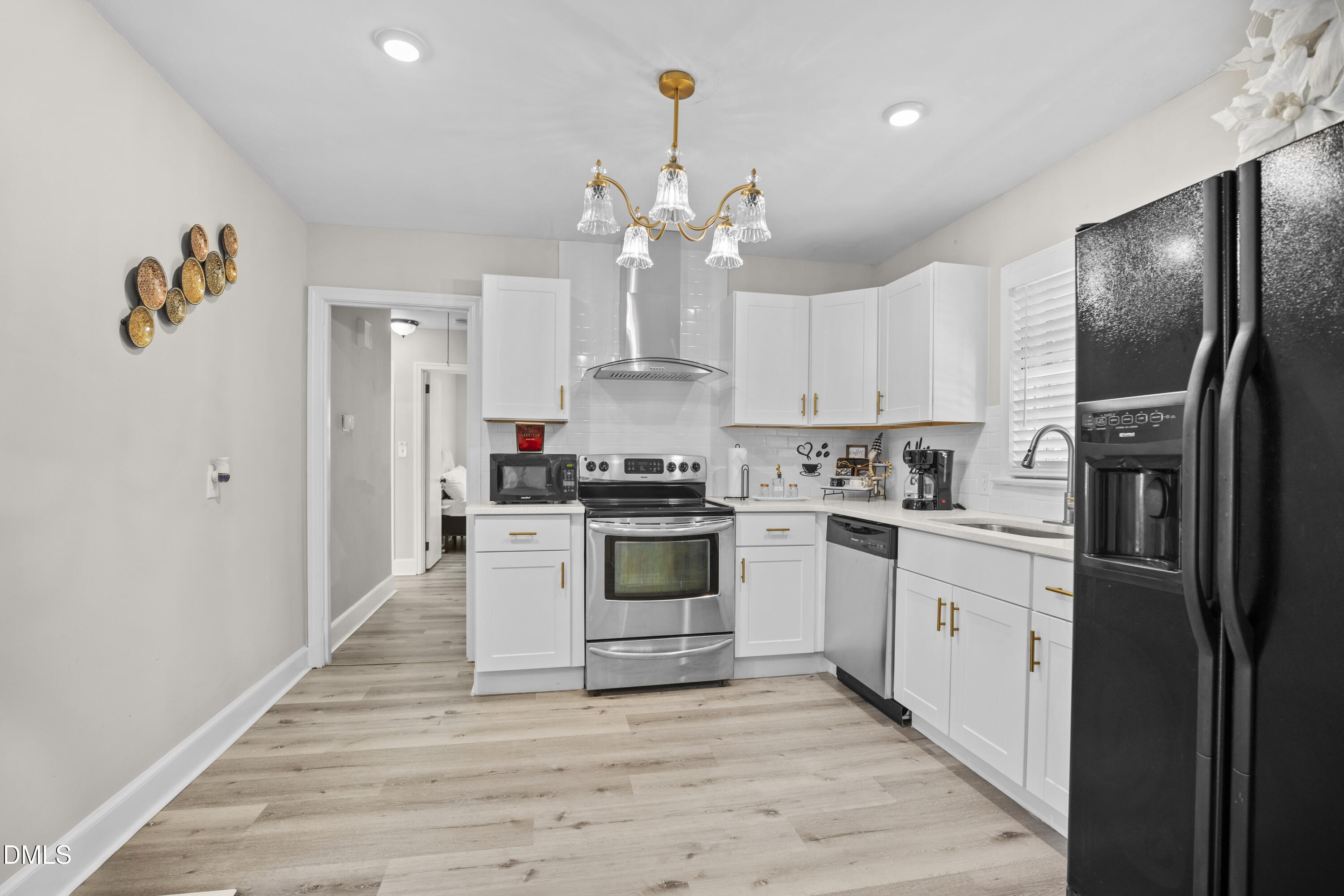 1608 Cheek Road Property Photo 13