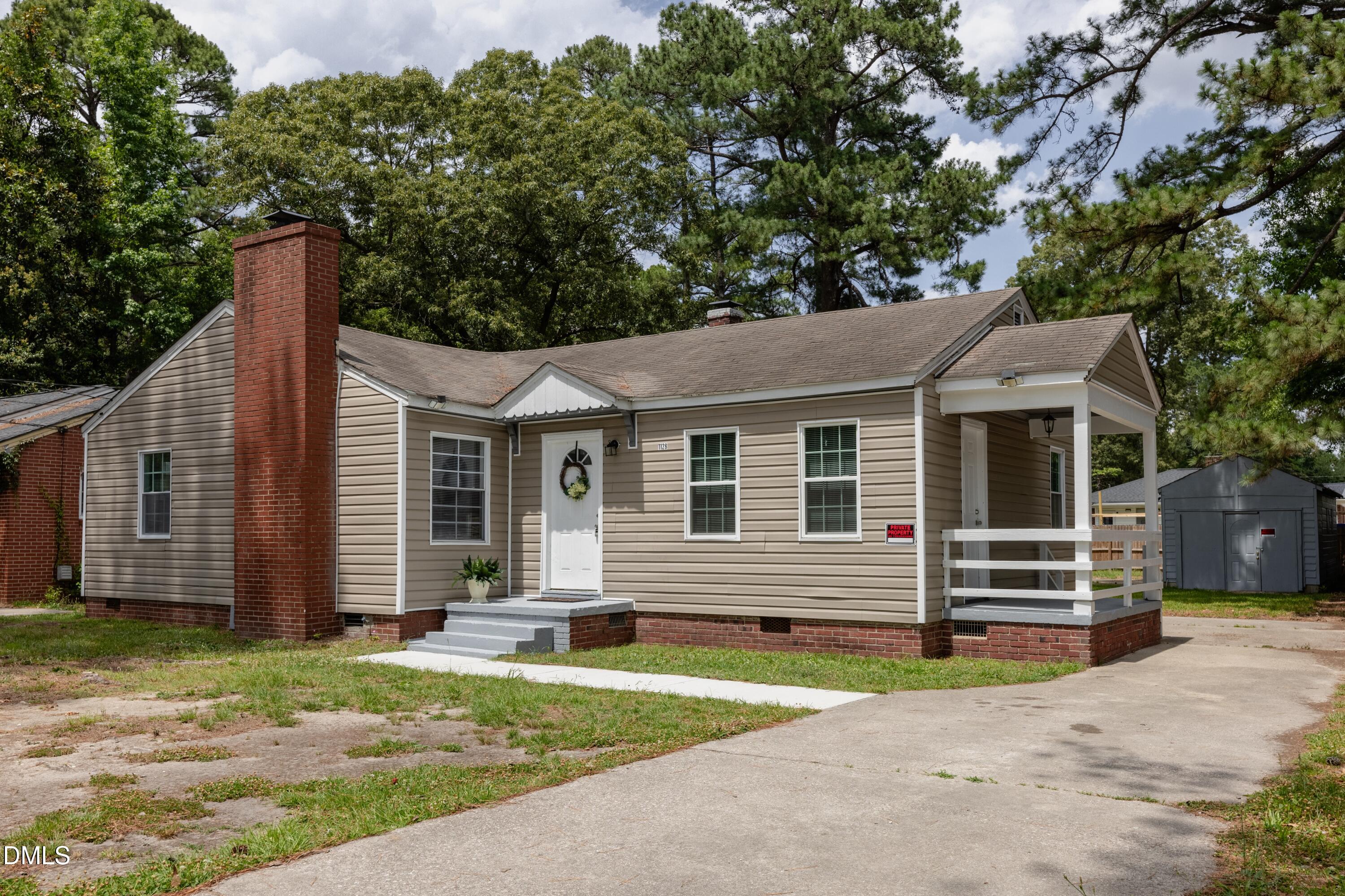 1128 Long Avenue Property Photo 1