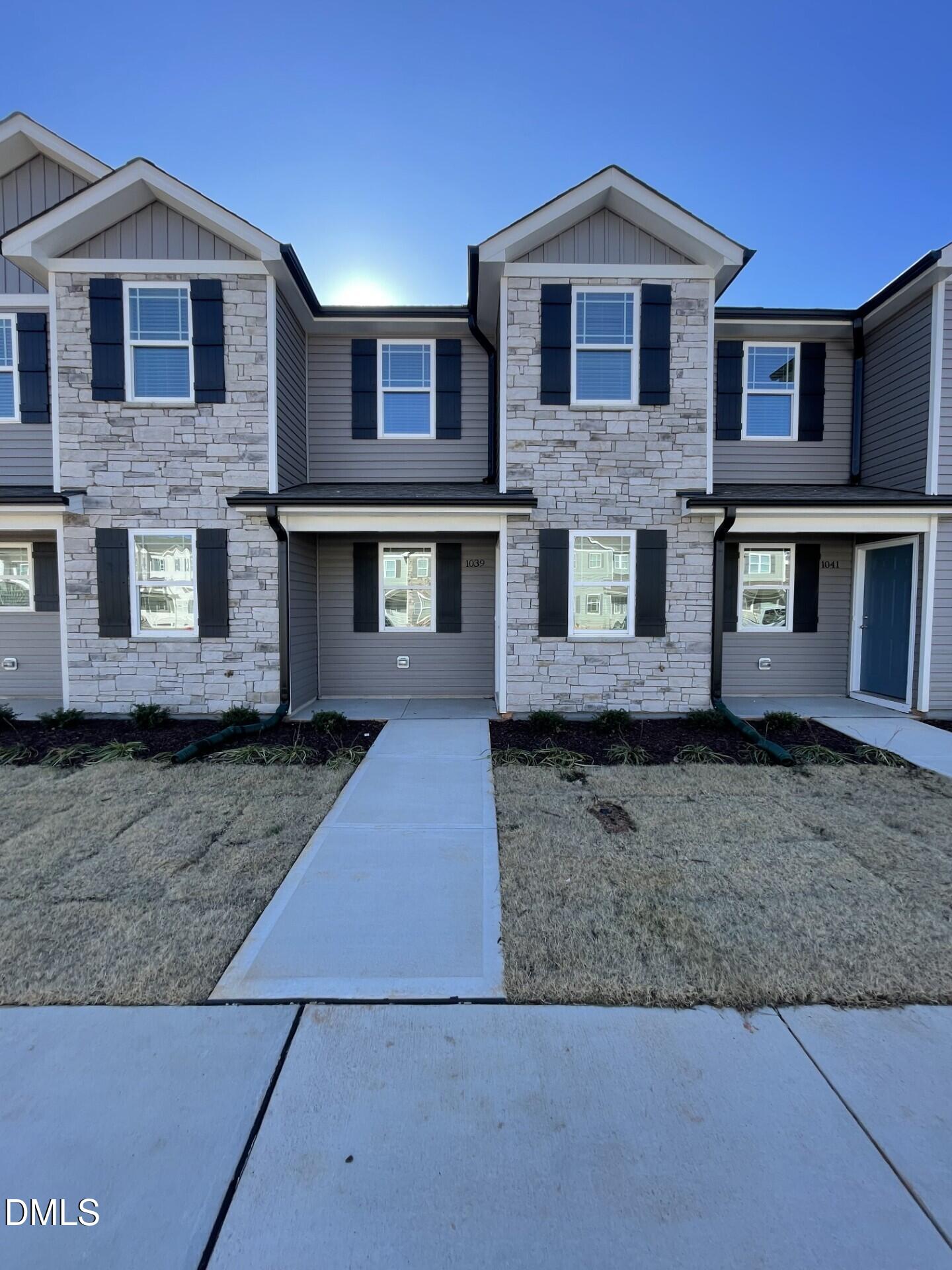 1039 Peony Lane Property Photo 1