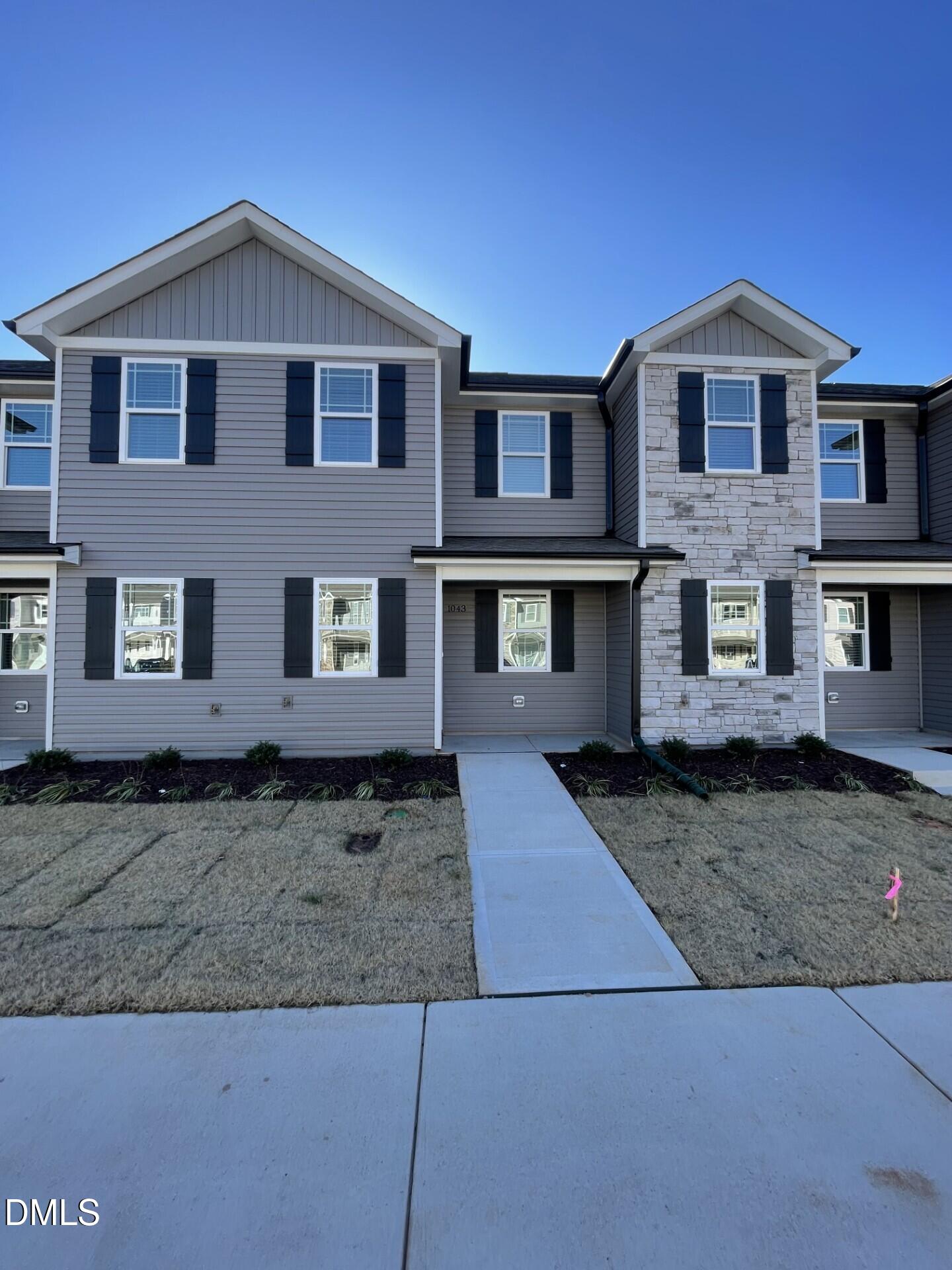 1043 Peony Lane Property Photo 1