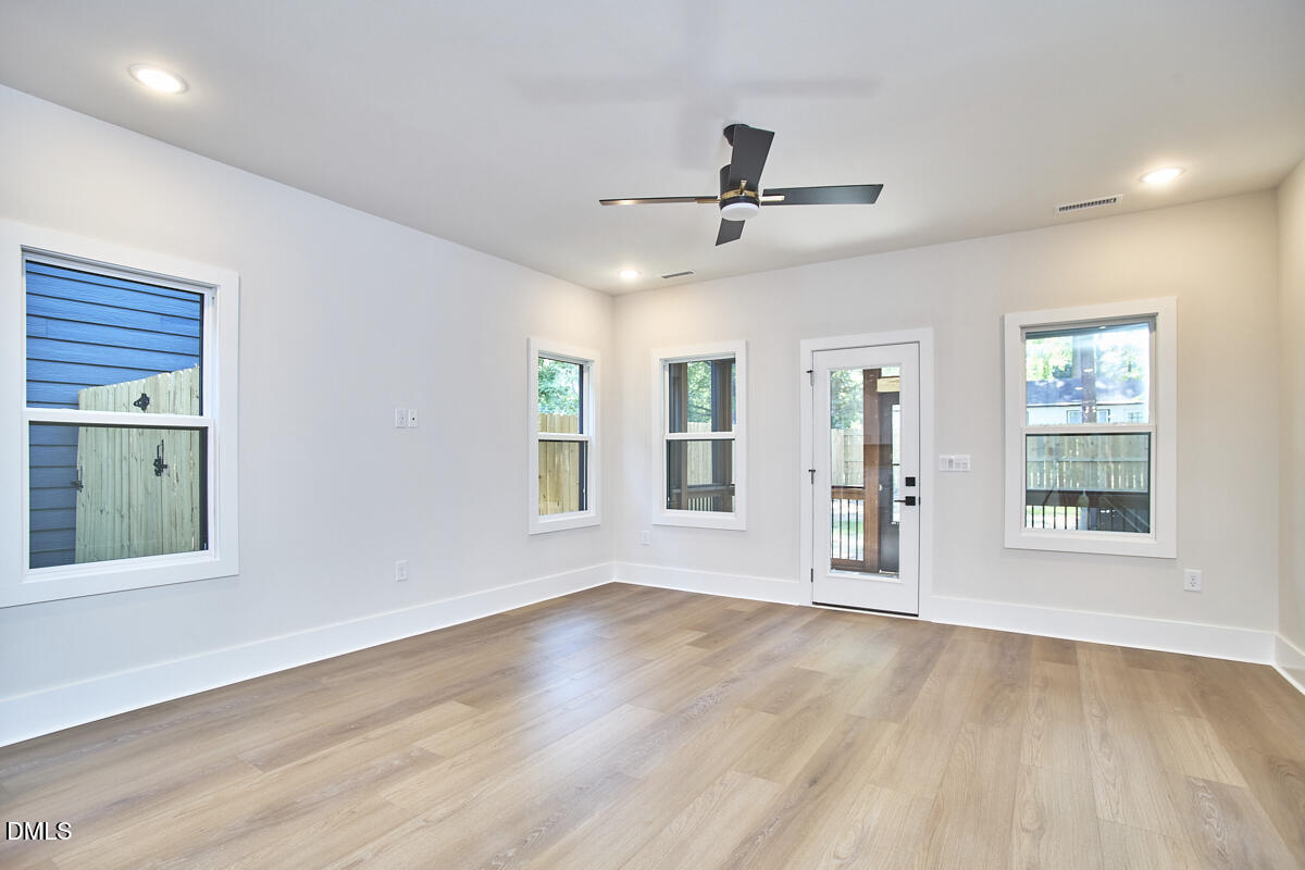 3027 Omah Street C Property Photo 5