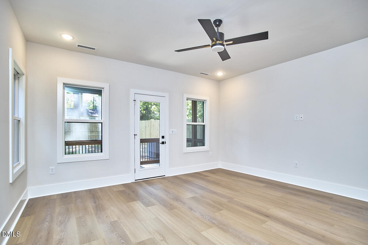 3027 Omah Street C Property Photo 6