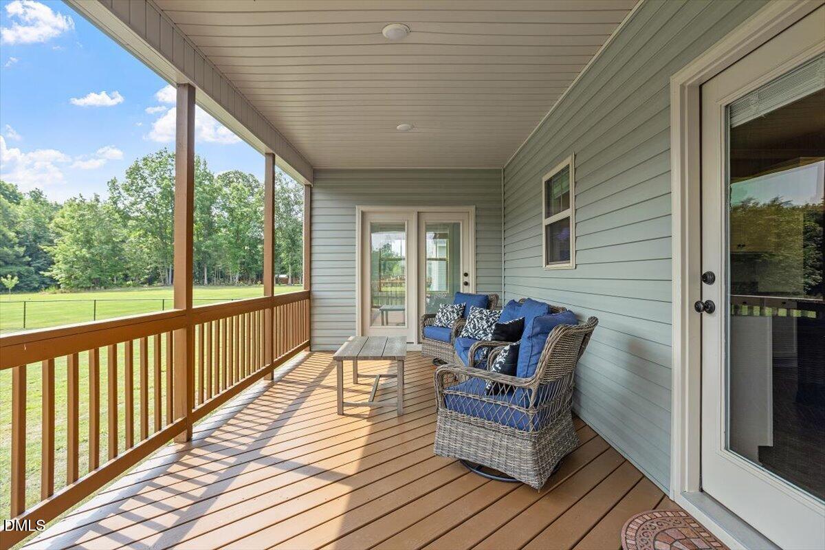 337 Long Grass Drive Property Photo 5
