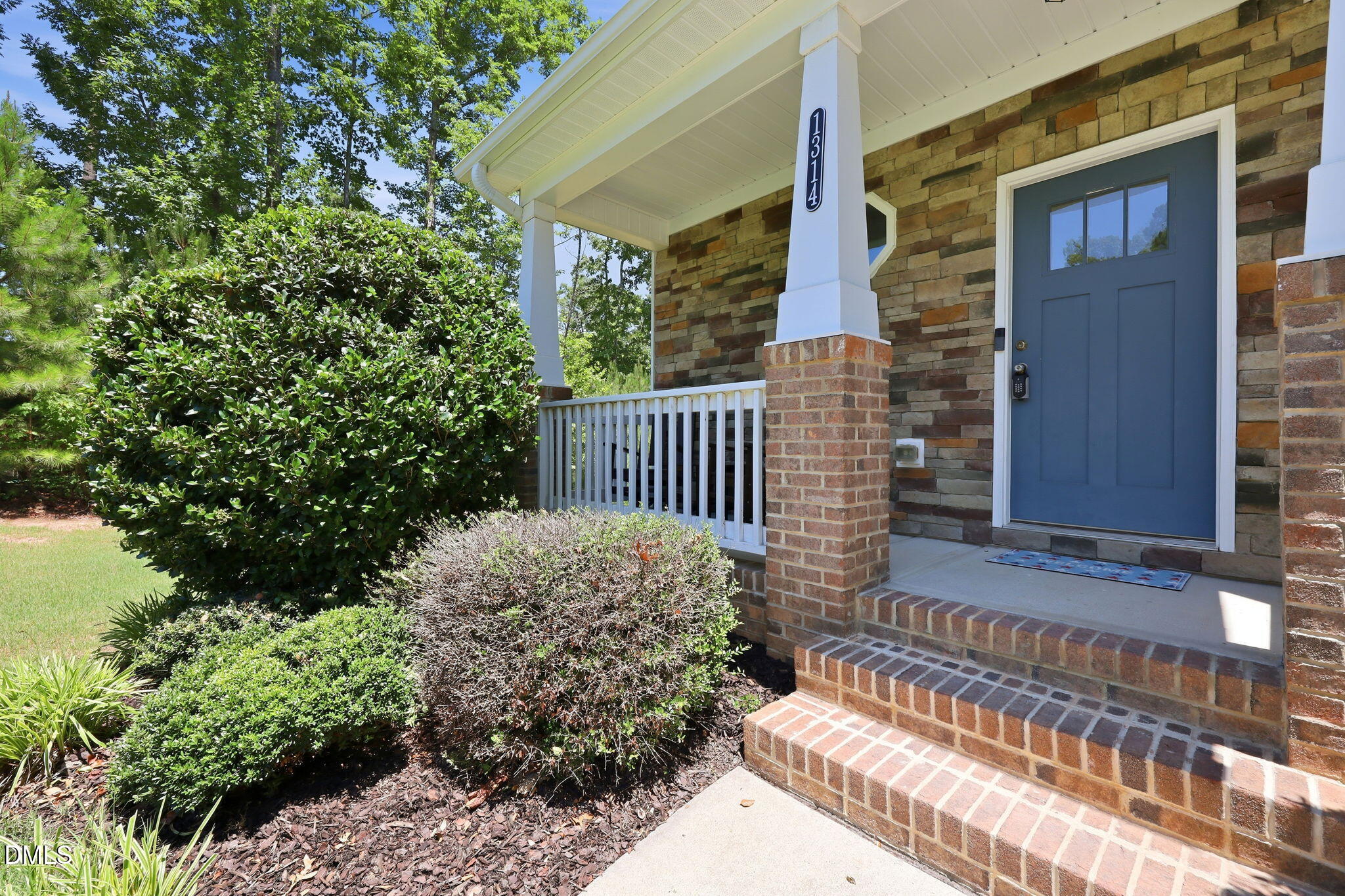 1314 Sourwood Drive Property Photo 2