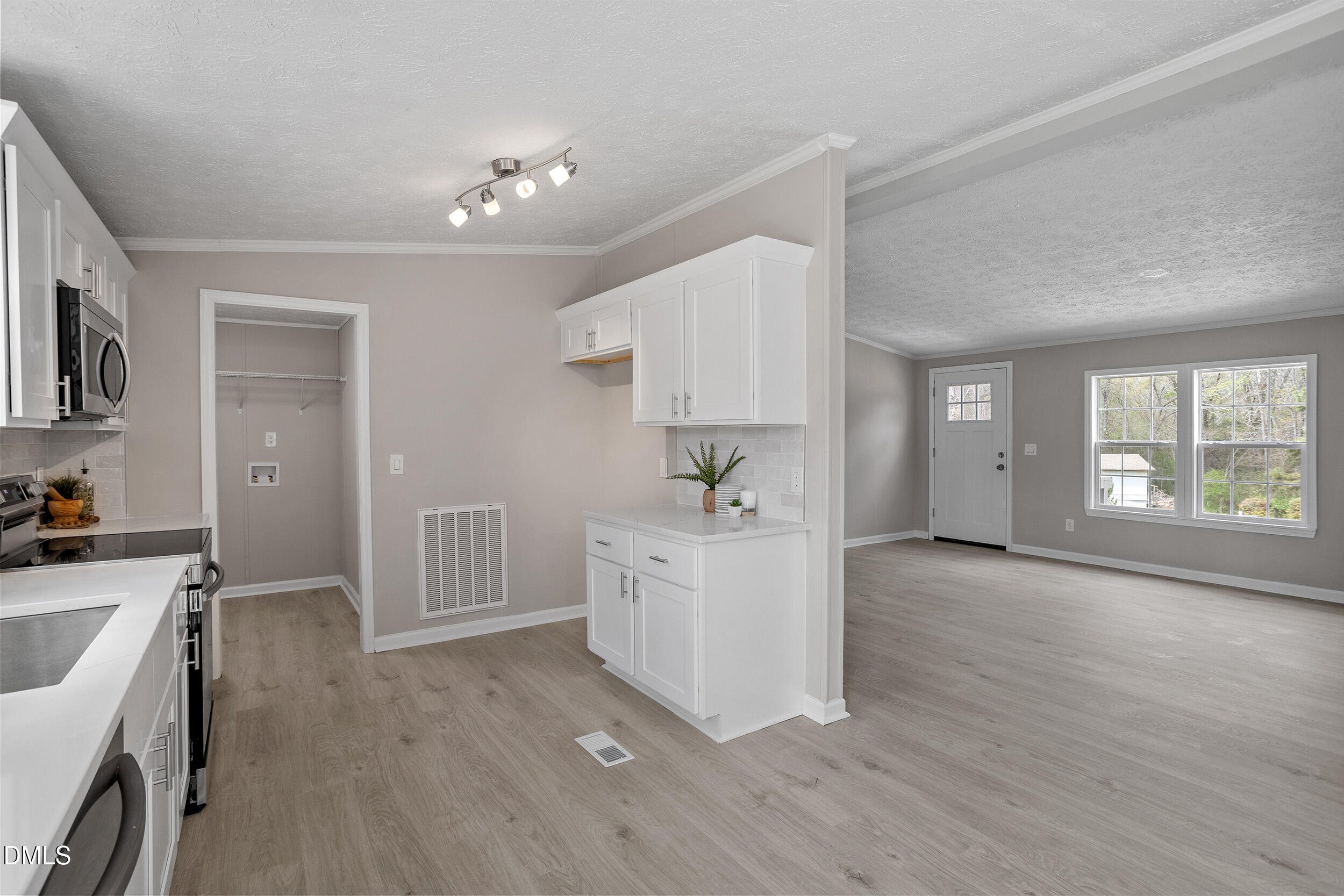 109 Loy Court Property Photo 10