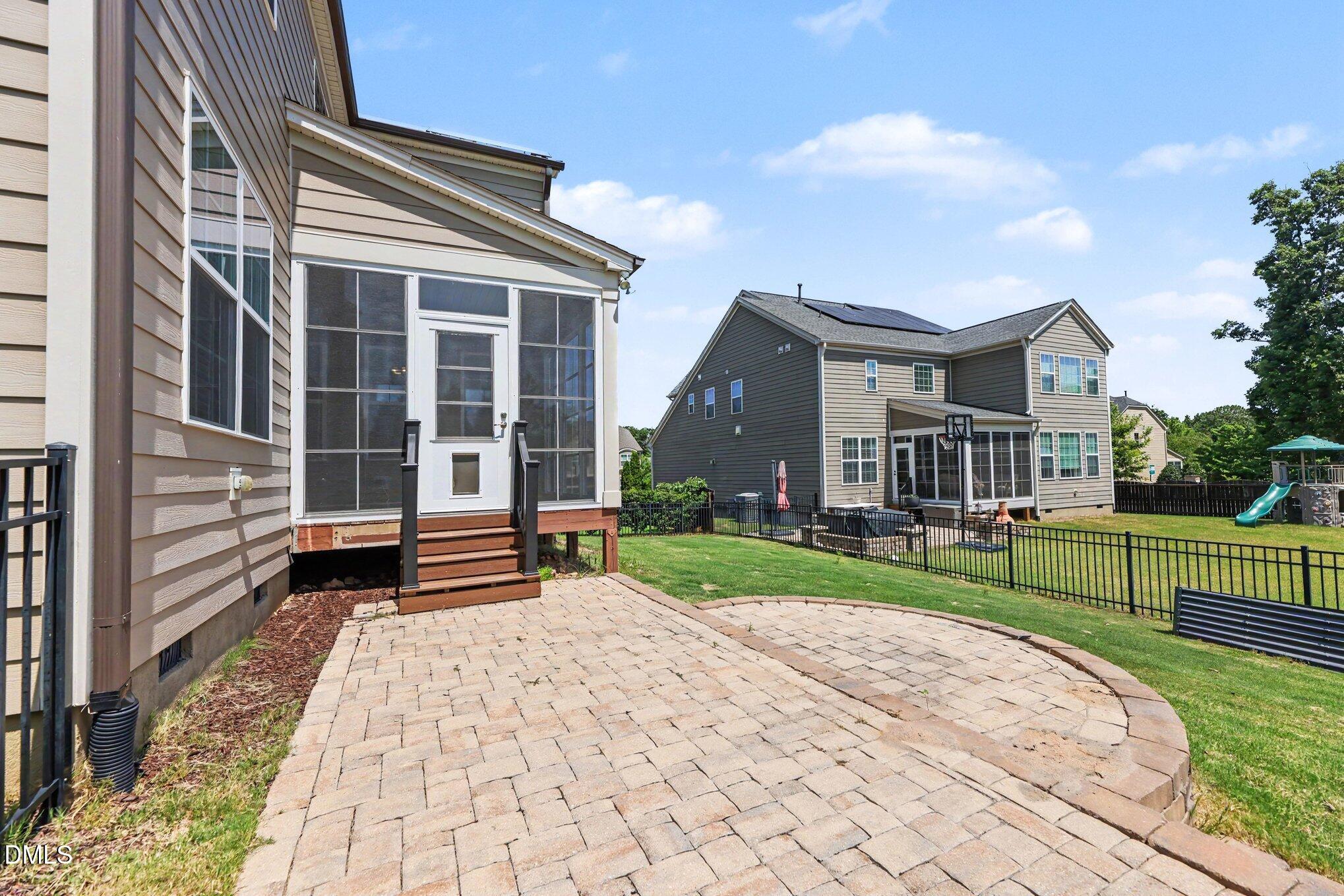 105 Demond Circle Property Photo 32