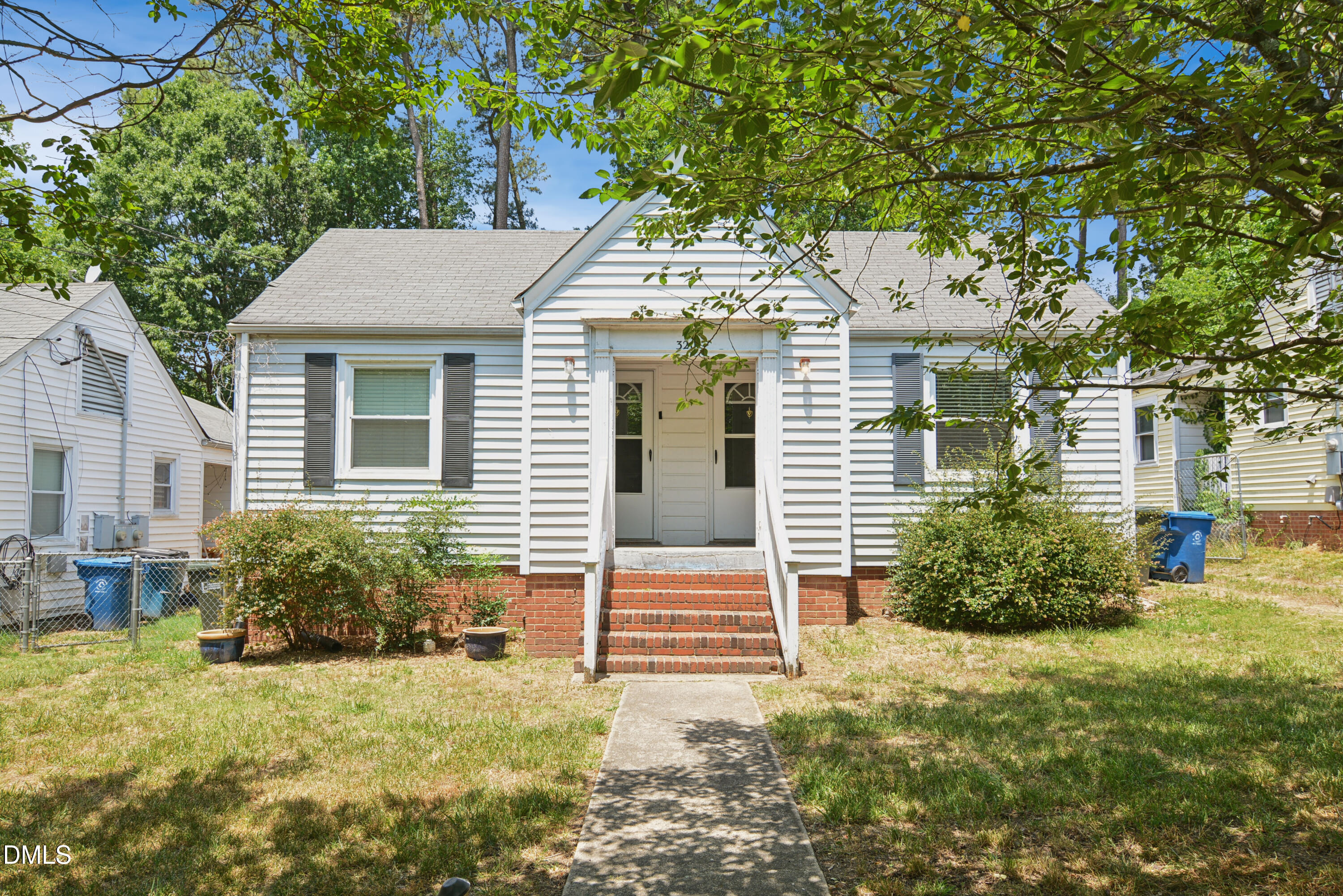 320 Clark Street Property Photo 1