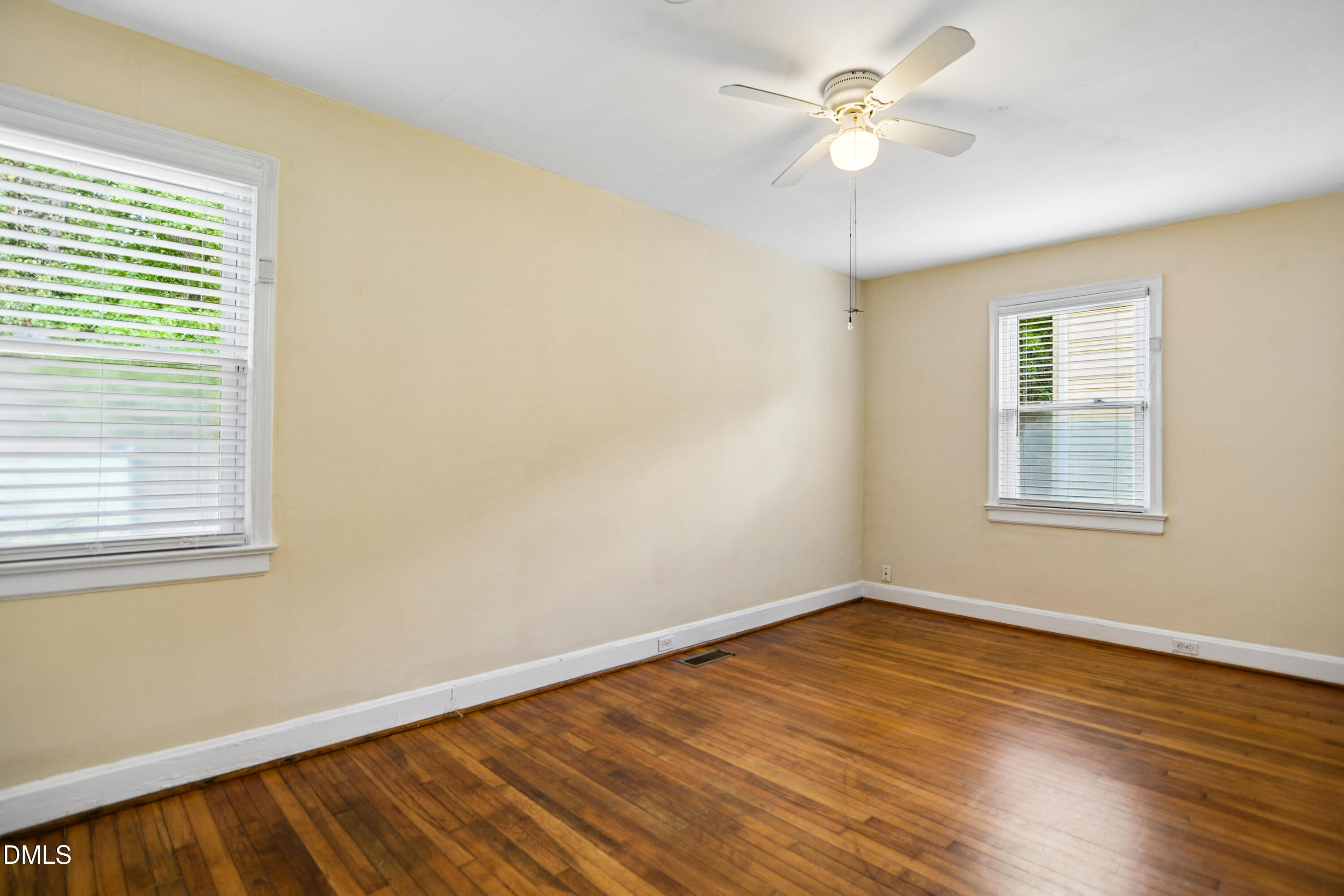 320 Clark Street Property Photo 9
