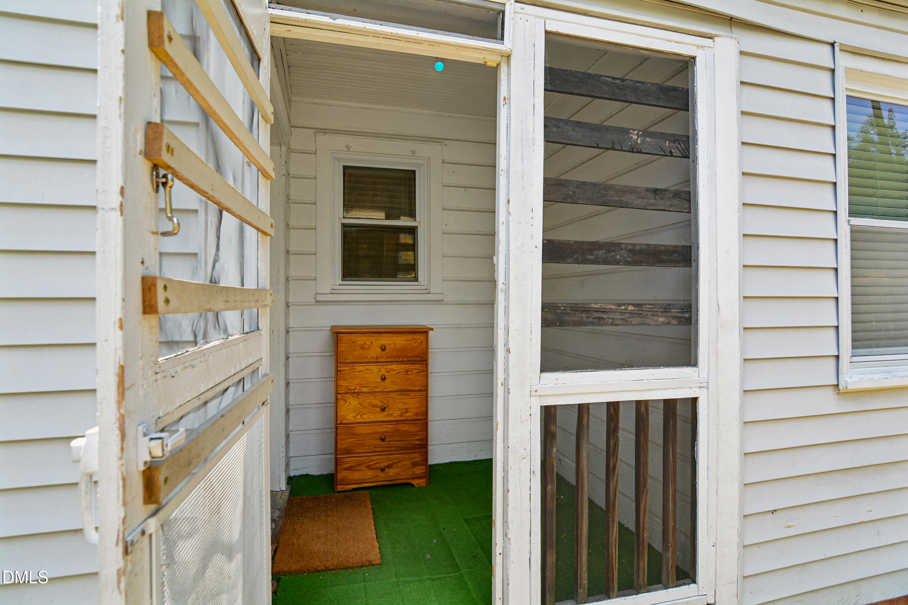 320 Clark Street Property Photo 12