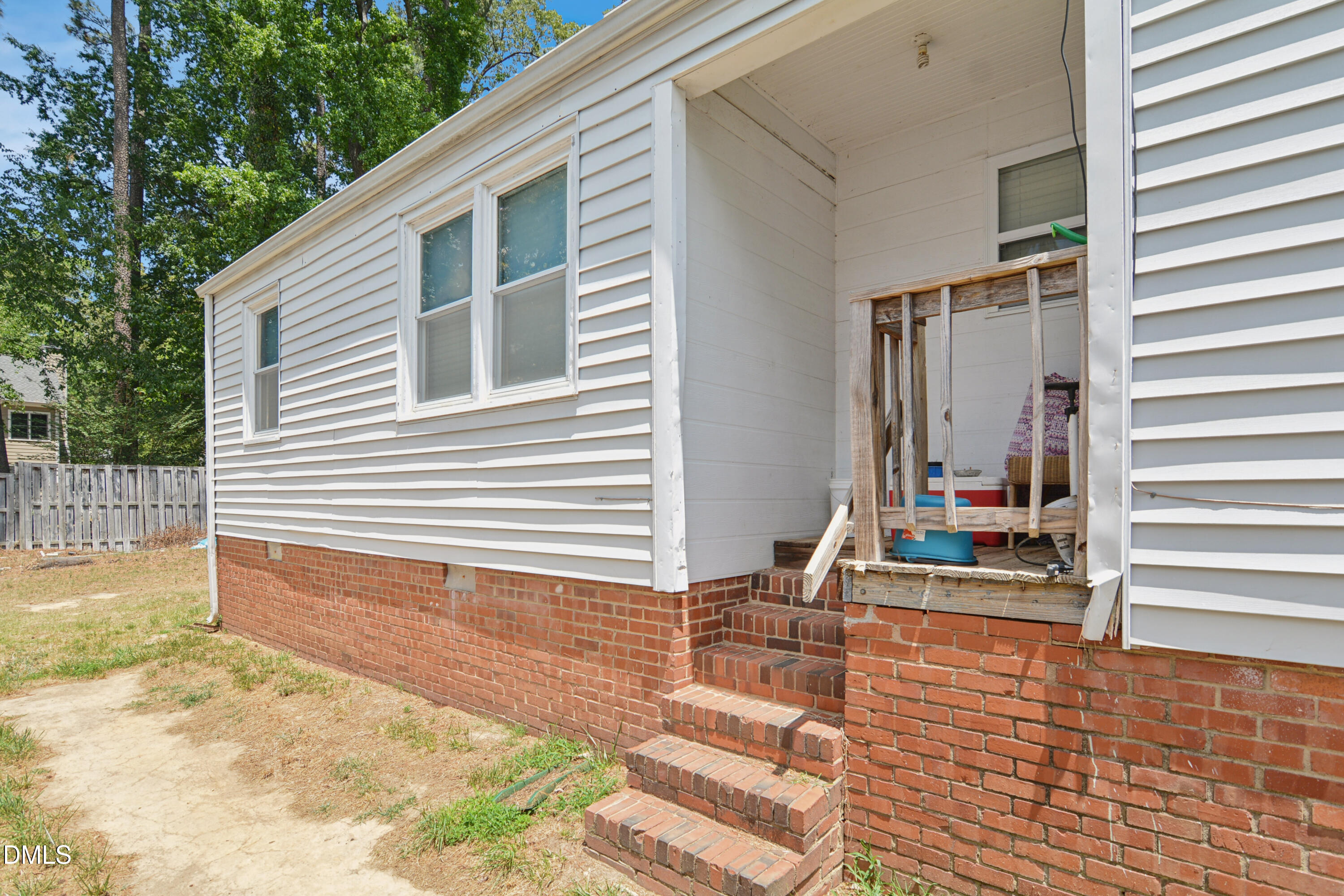 320 Clark Street Property Photo 20