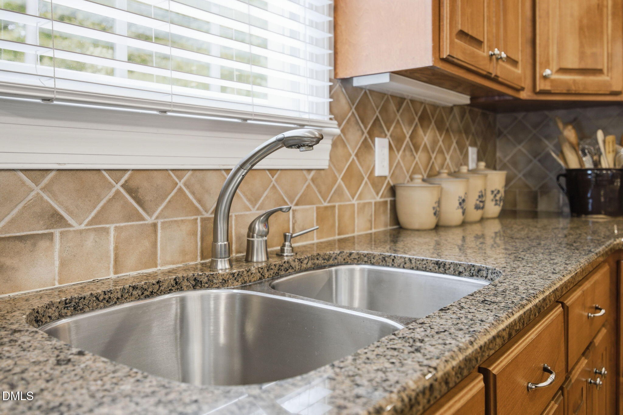 12712 Softbreeze Lane Property Photo 15