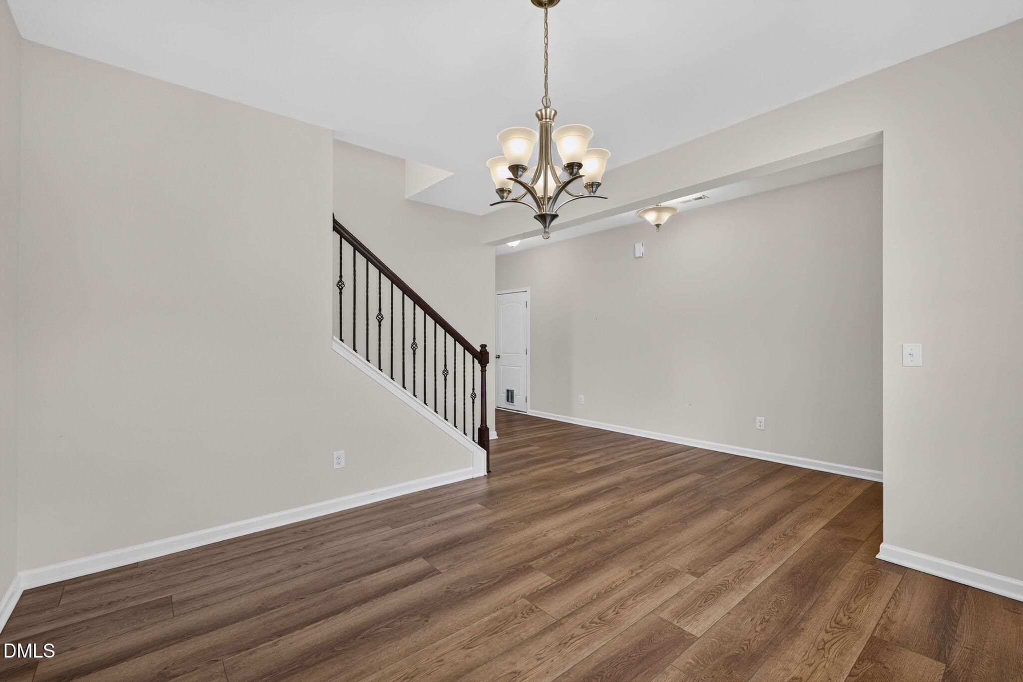 935 Sweet Gum Way Property Photo 7