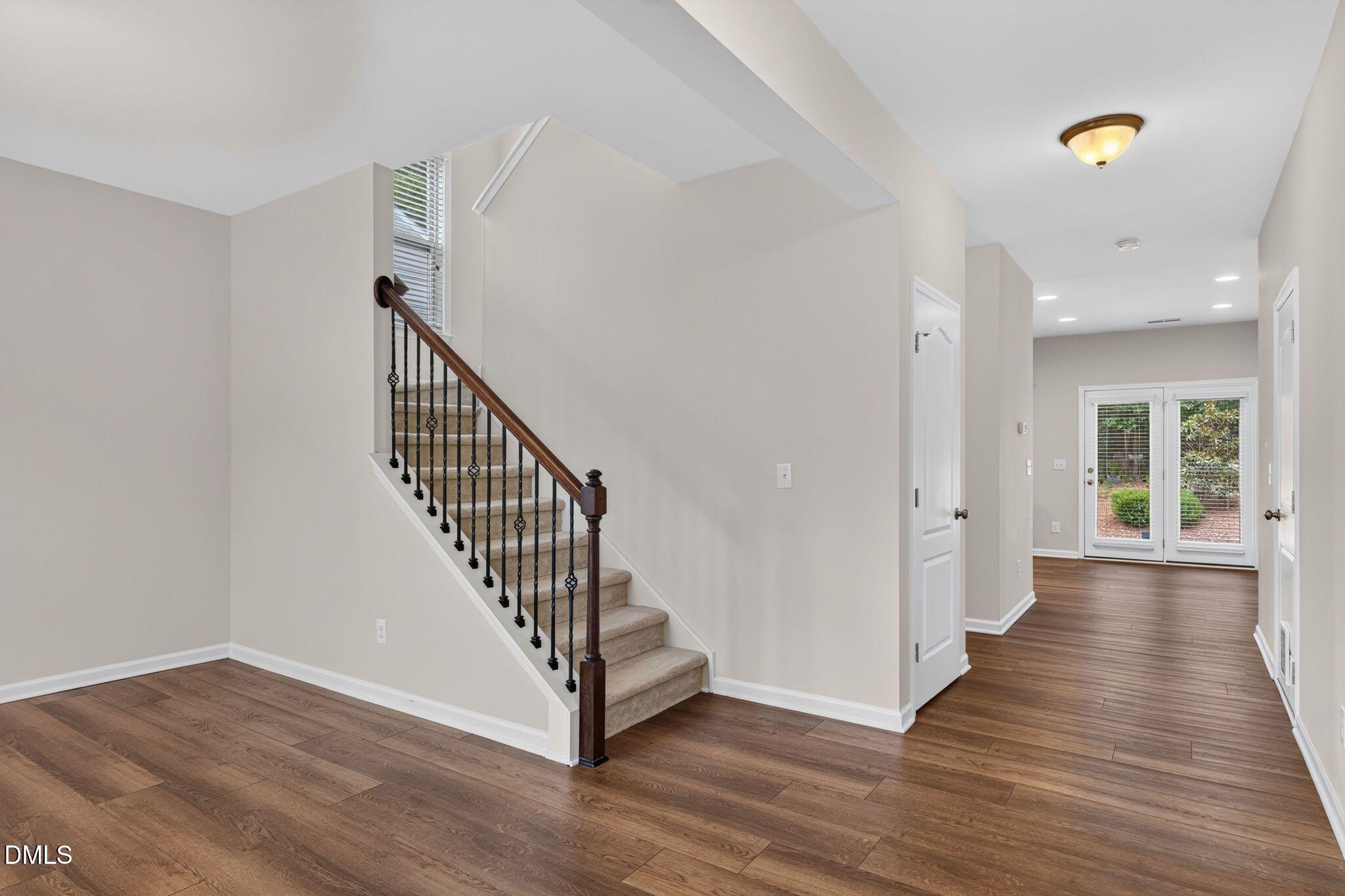 935 Sweet Gum Way Property Photo 9