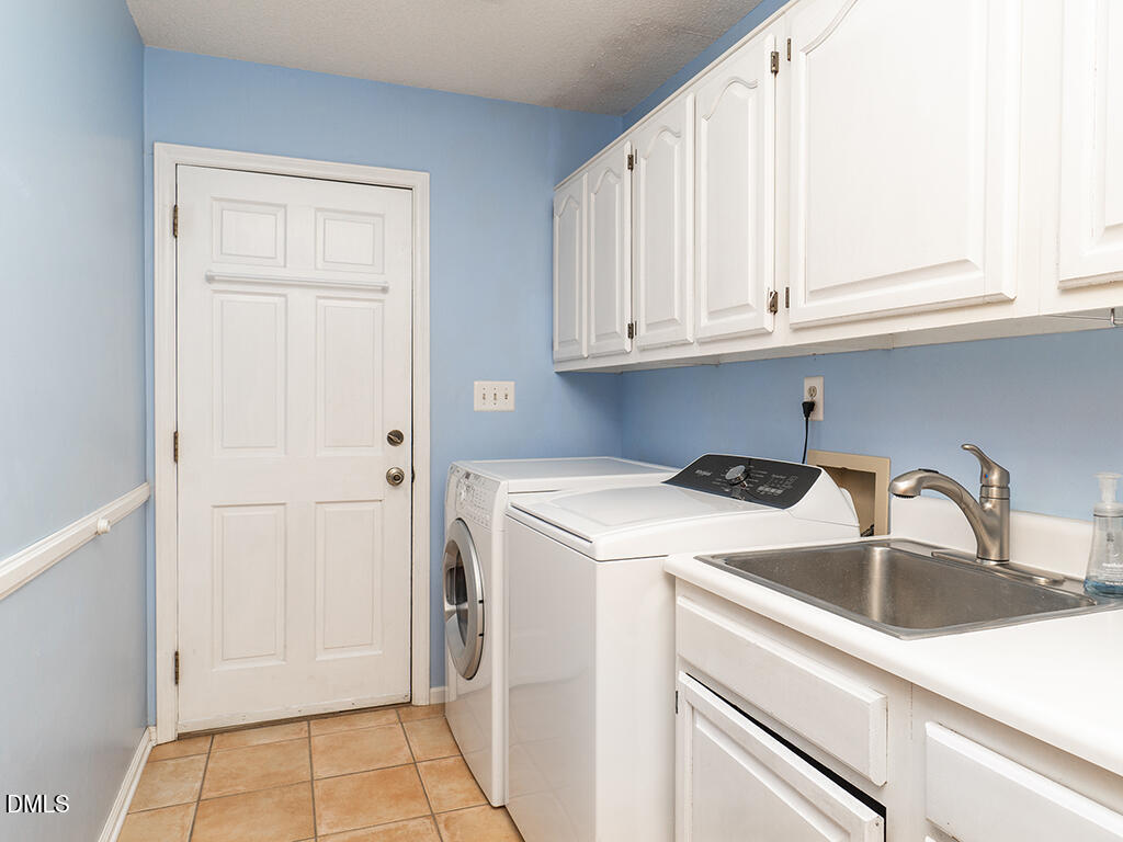 4005 Waldenbrook Court Property Photo 13
