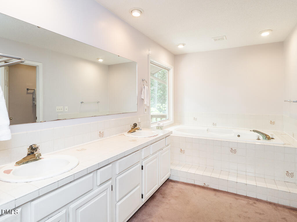 4005 Waldenbrook Court Property Photo 16