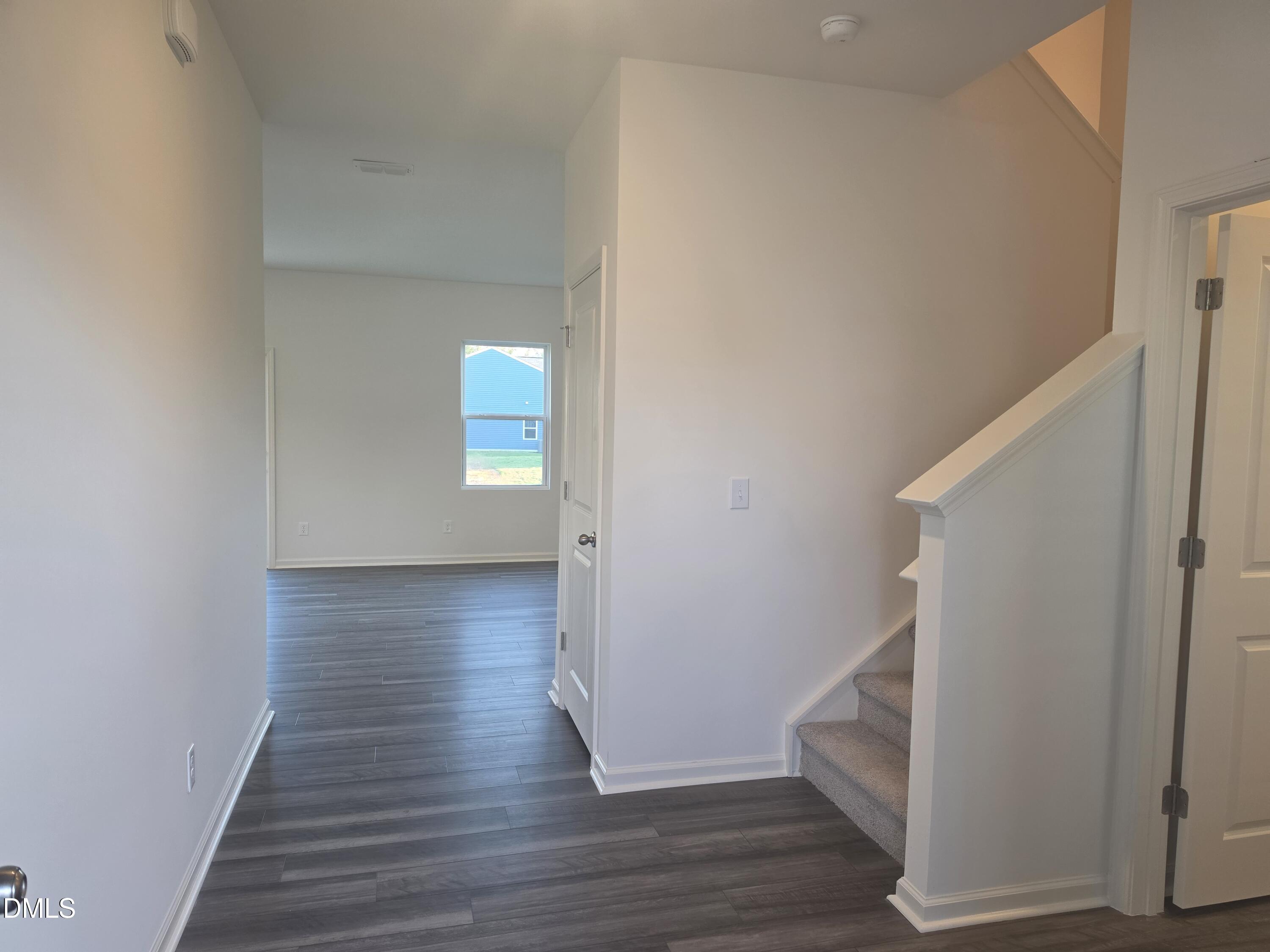 675 Essex Road Property Photo 5