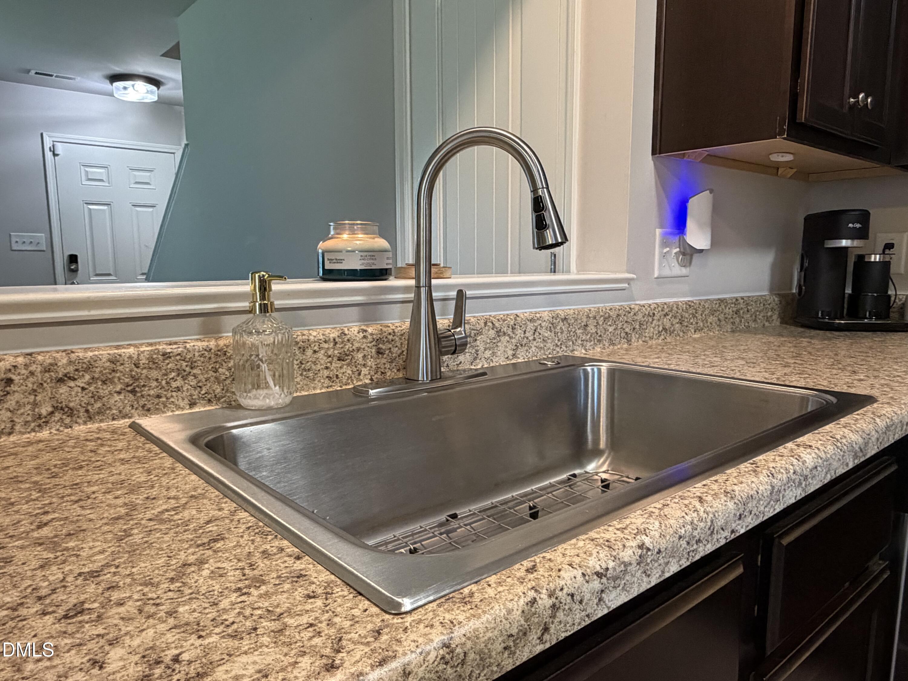109 Larksdale Cove Property Photo 8