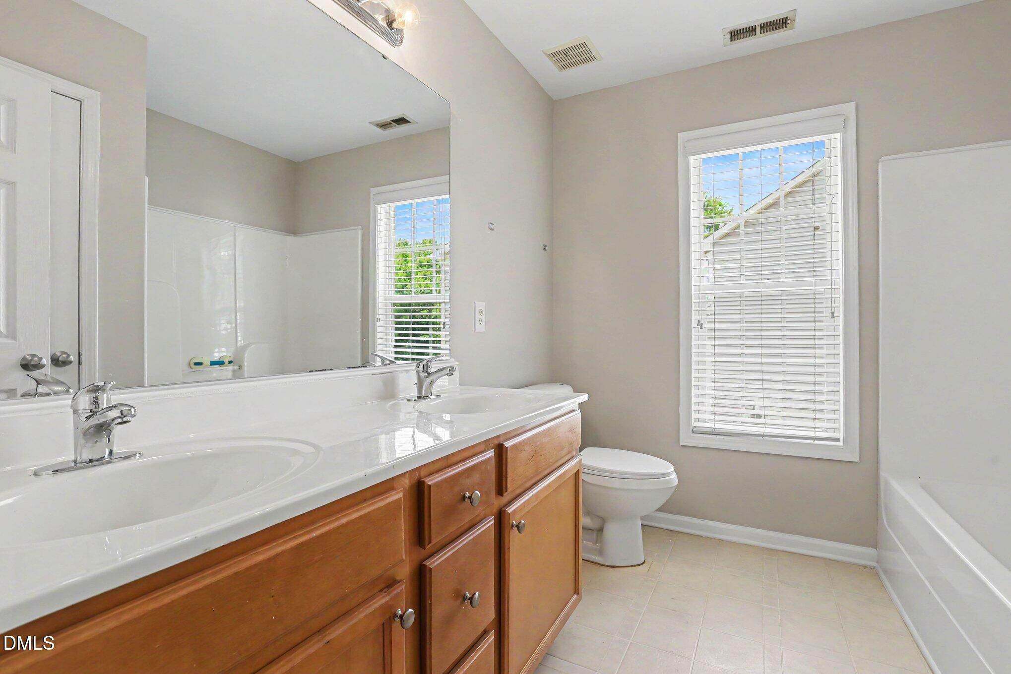 608 Hay River Street Property Photo 28