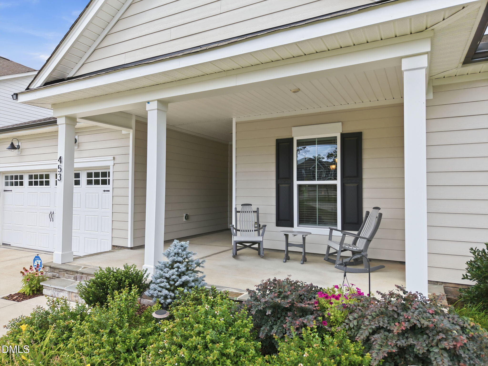 453 Heritage Regency Drive Property Photo 4
