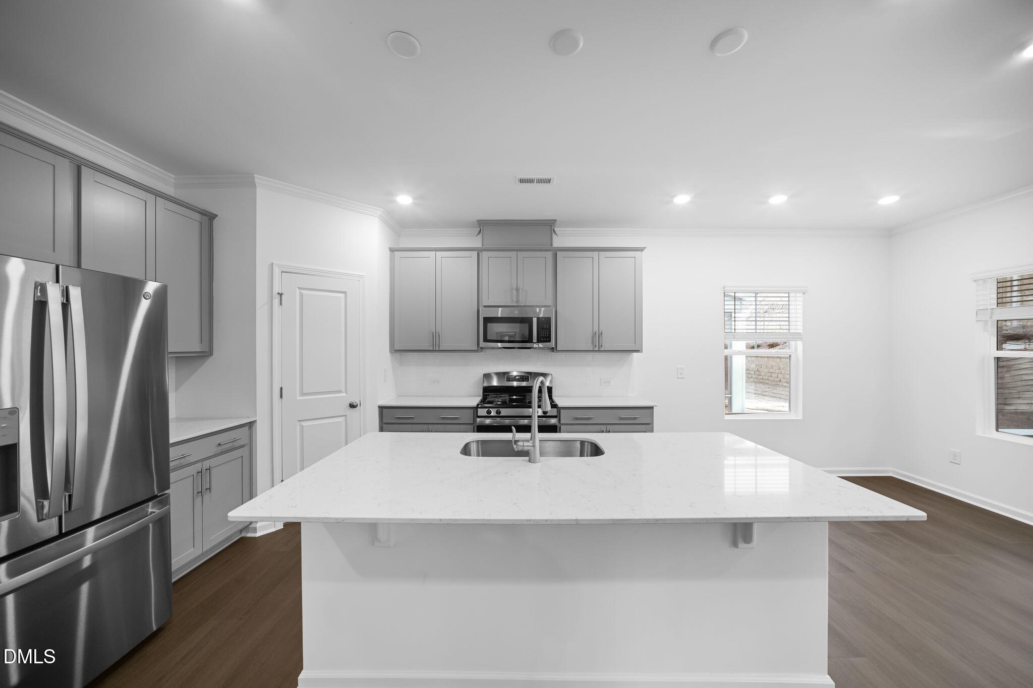644 Morning Light Drive Property Photo 8