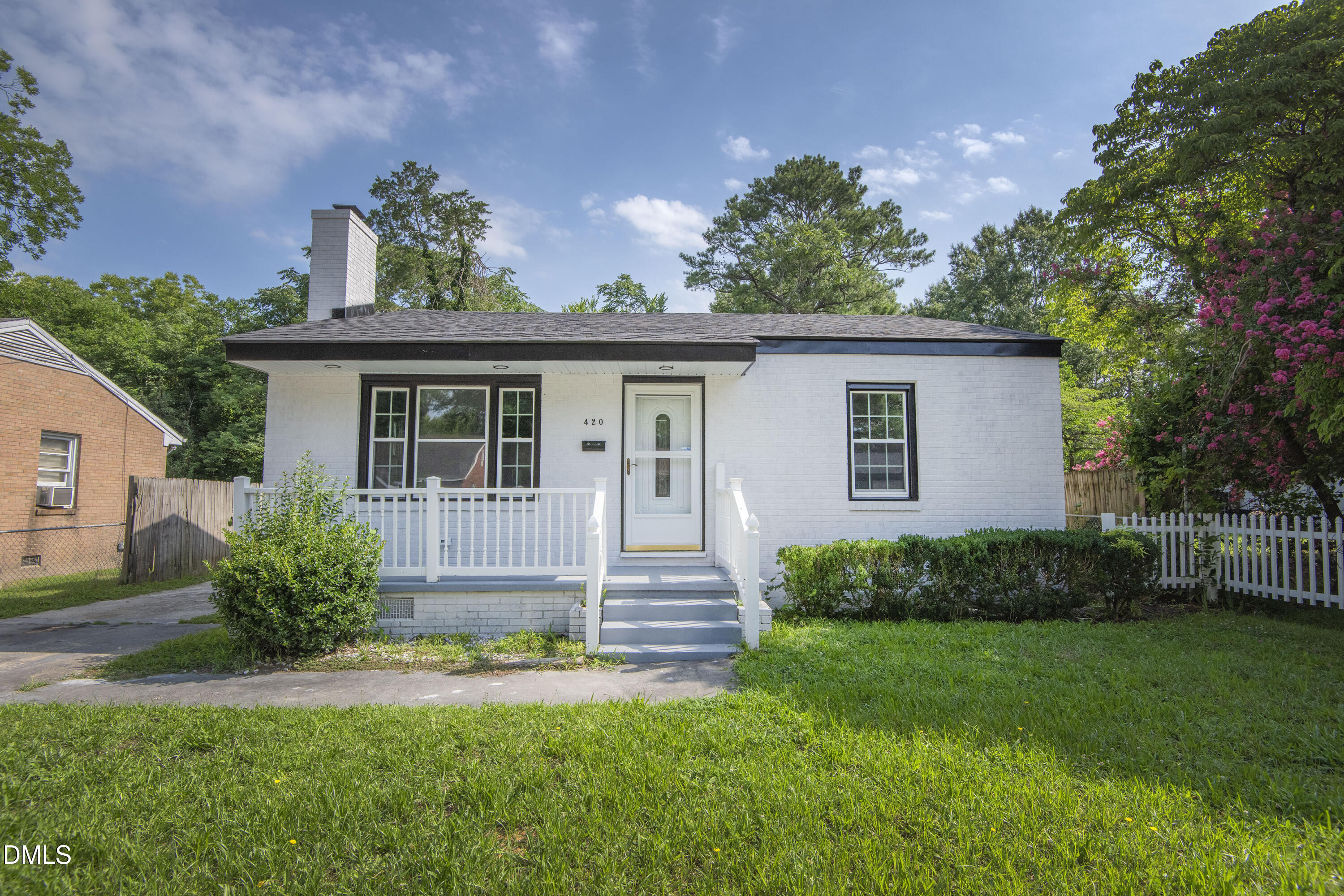 420 Dexter Street Property Photo 1