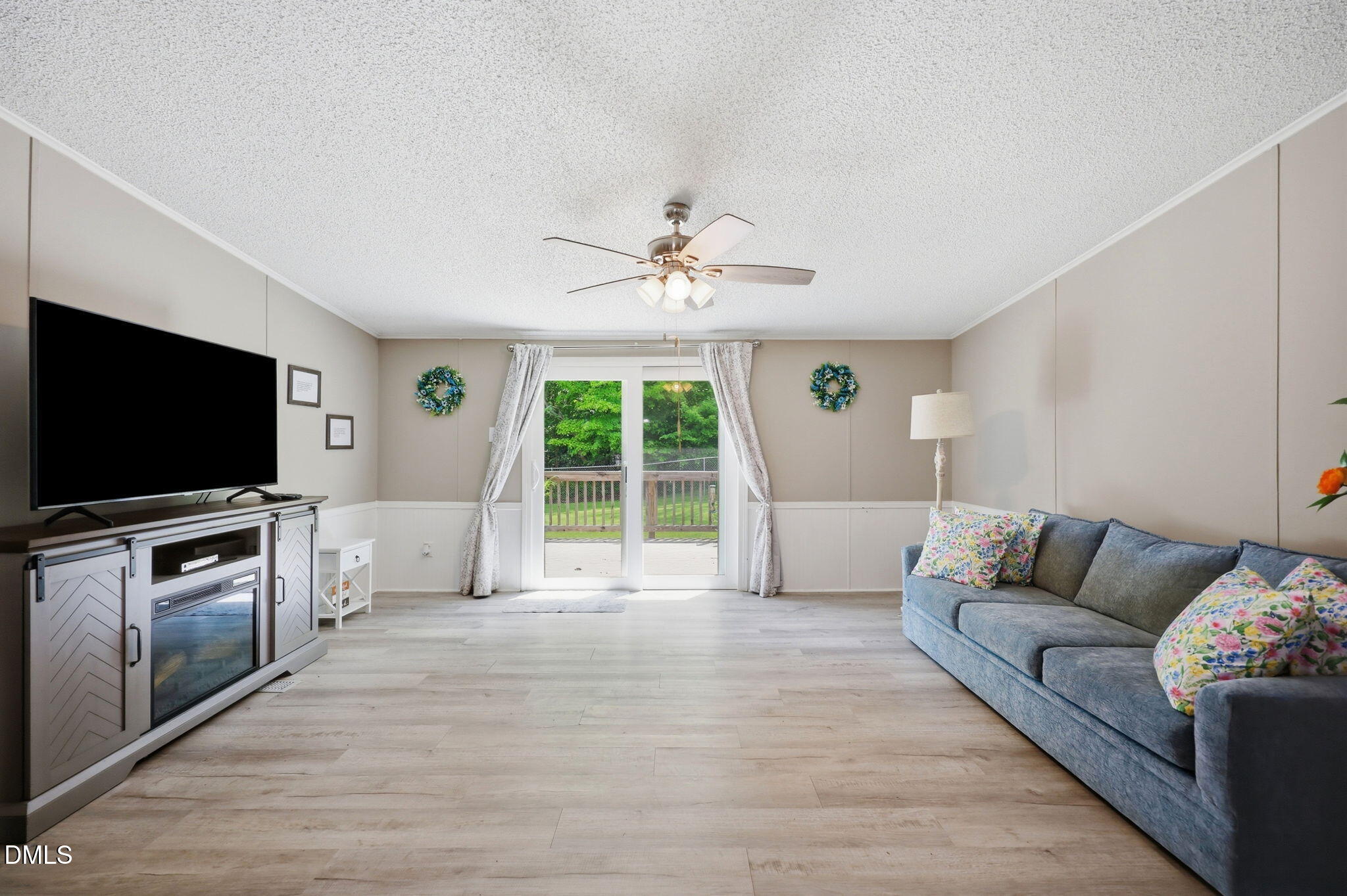 4148 Forest Court Property Photo 2