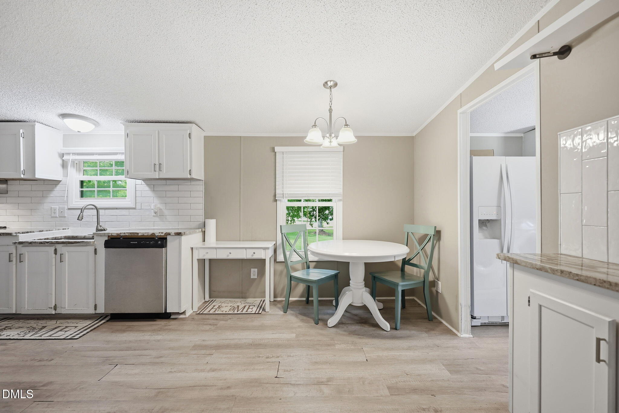 4148 Forest Court Property Photo 6